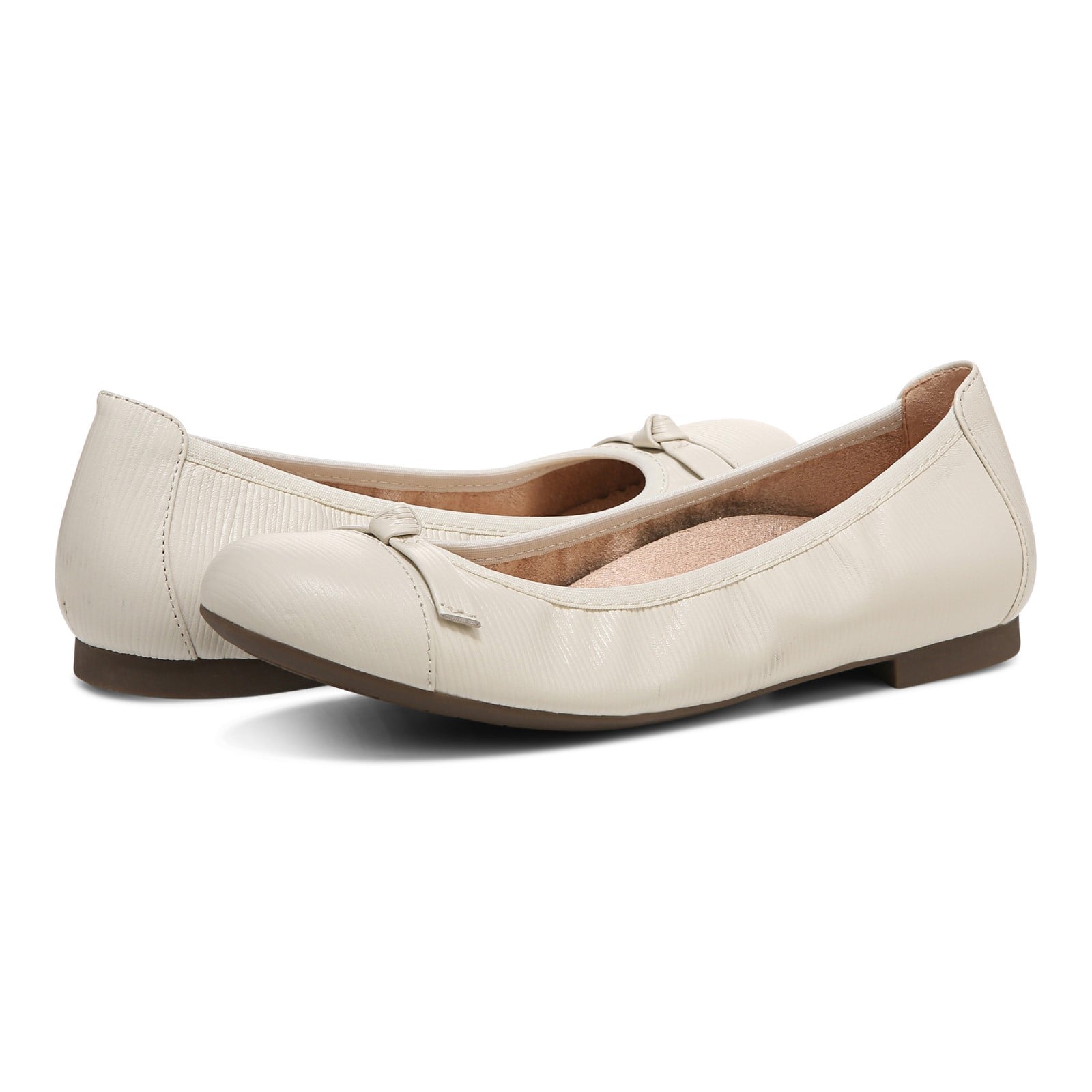 Vionic Amorie Womens Ballerina/Skimmer Flat - Cream - pair left angle