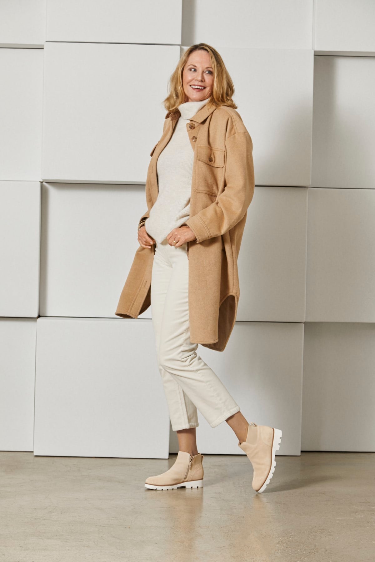 Vionic Brionie Womens N/A Shrtboot - Semolina - 01-med