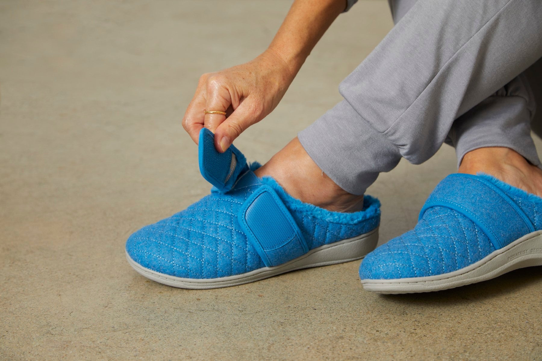 Vionic Carlin Women's Supportive Slippers - Horizon Blue - 11-med