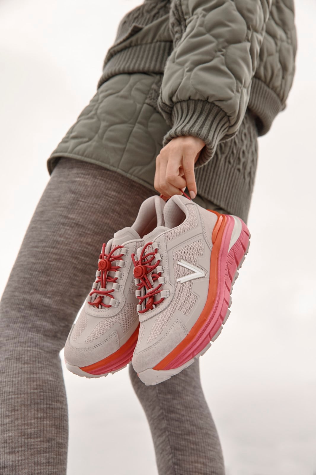 Vionic Walk Max Sie womens Oxford/Lace Up Sneaker - Soft Oyster/Viva Mag - 0126-med