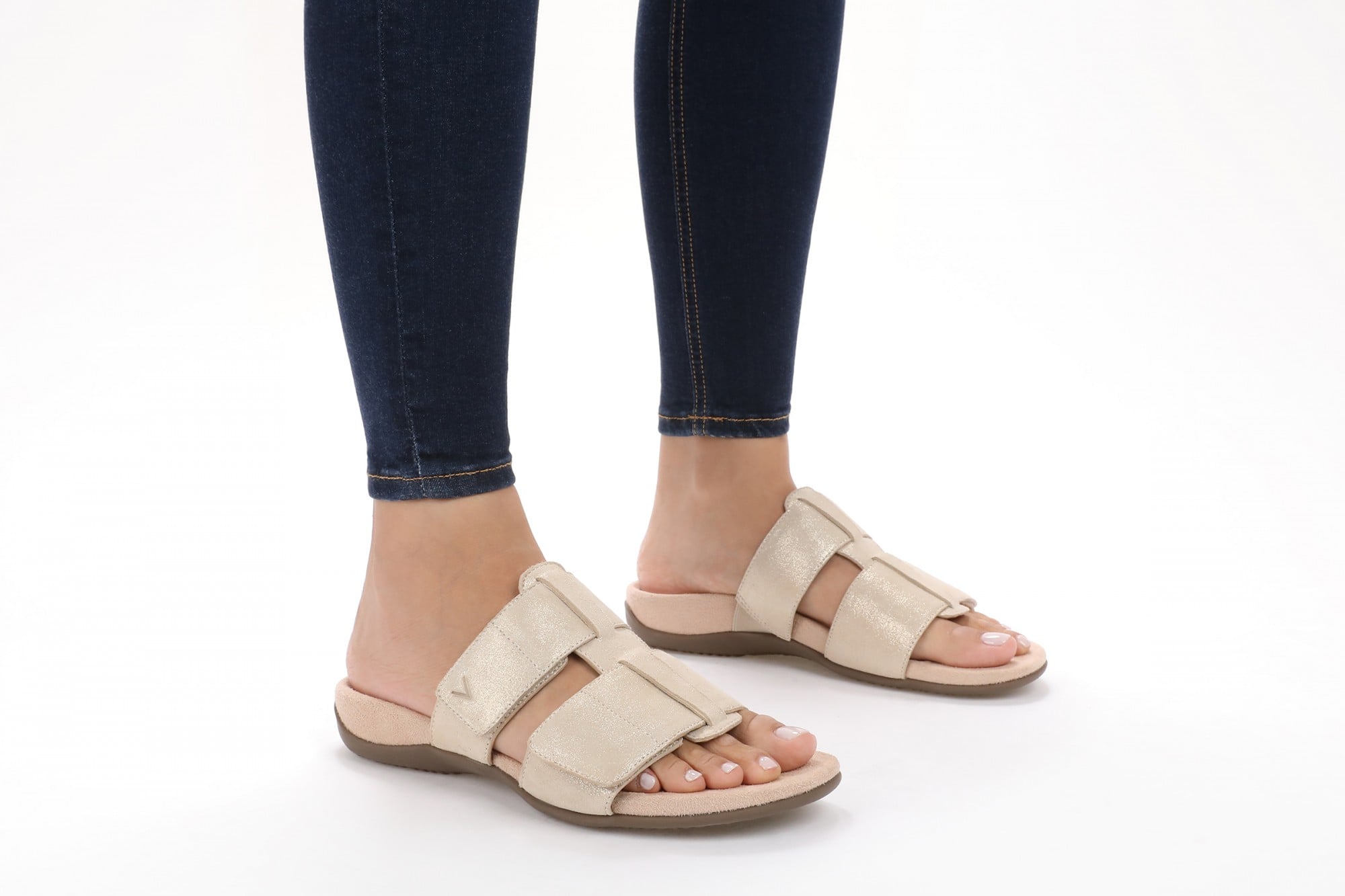 Vionic Riley Women's Cushioned Slide Sandal - Gold - Side