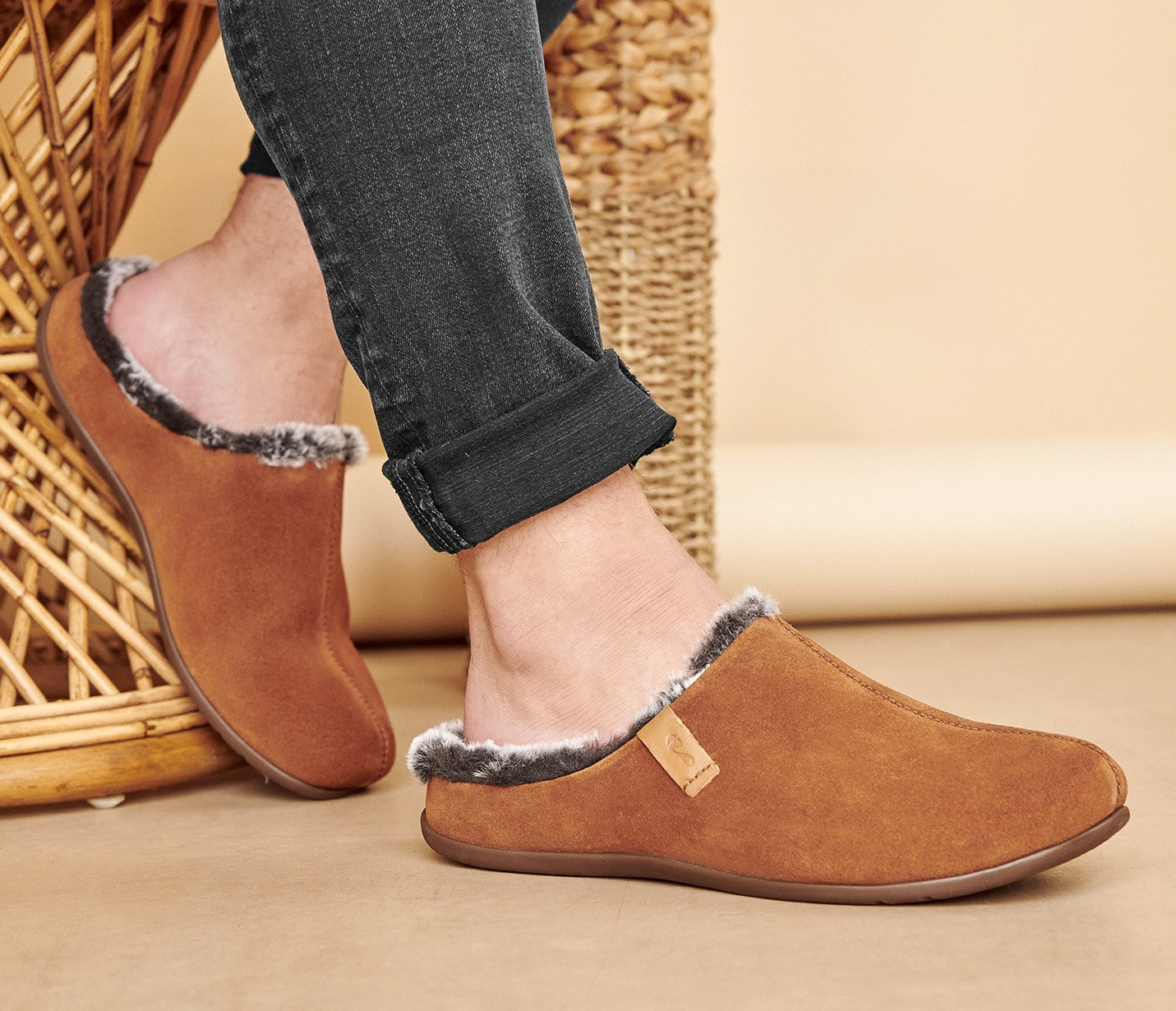Strive Luxembourg Men's Supportive Slipper - Lifestyle