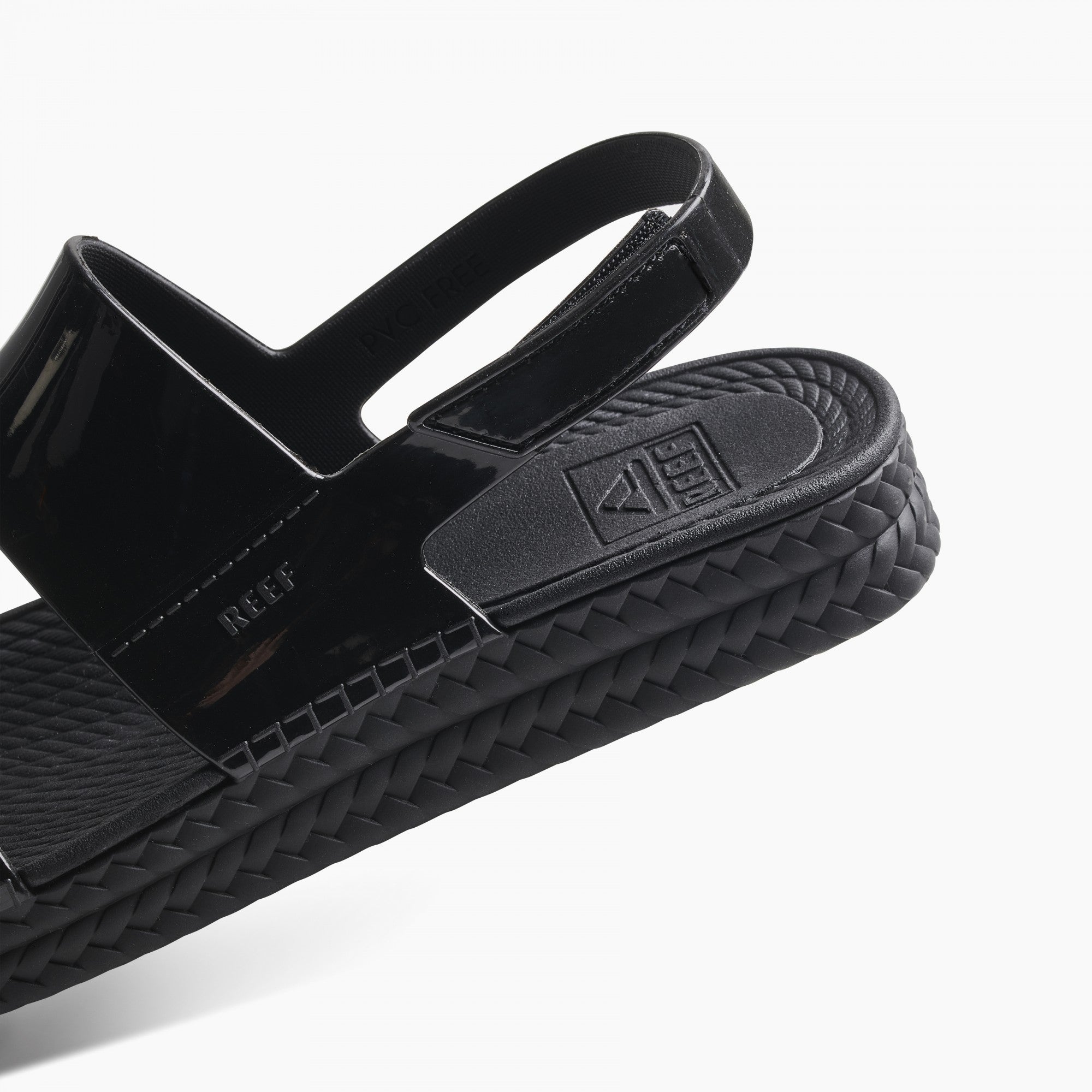 Reef Water Vista Women\'s Beach Sandals - Black Shine - Detail