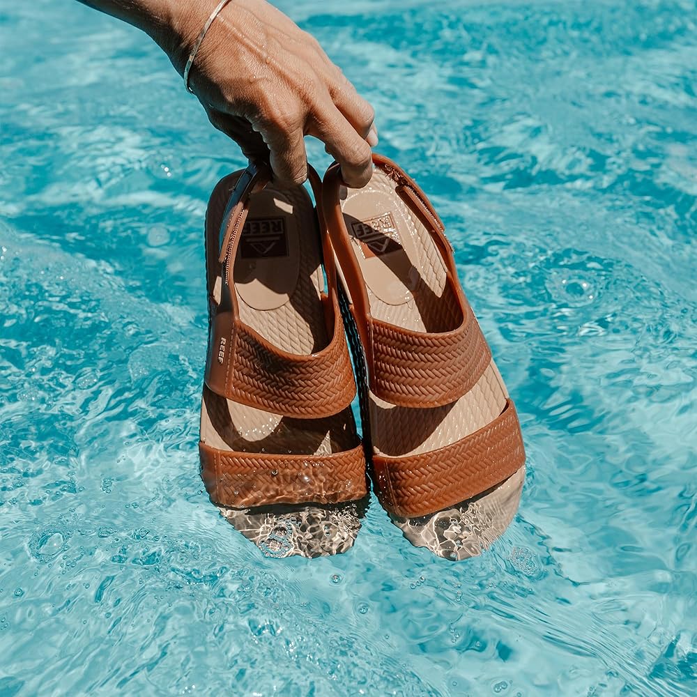 Reef Water Vista Women's Beach Sandals - Hibiscus