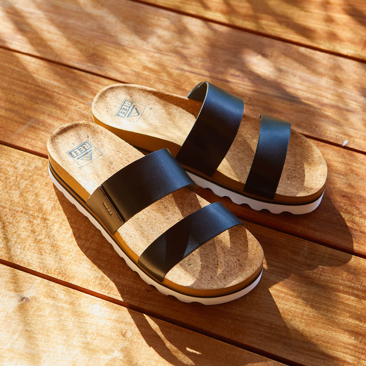 Reef Cushion Vista Hi - Black - Black