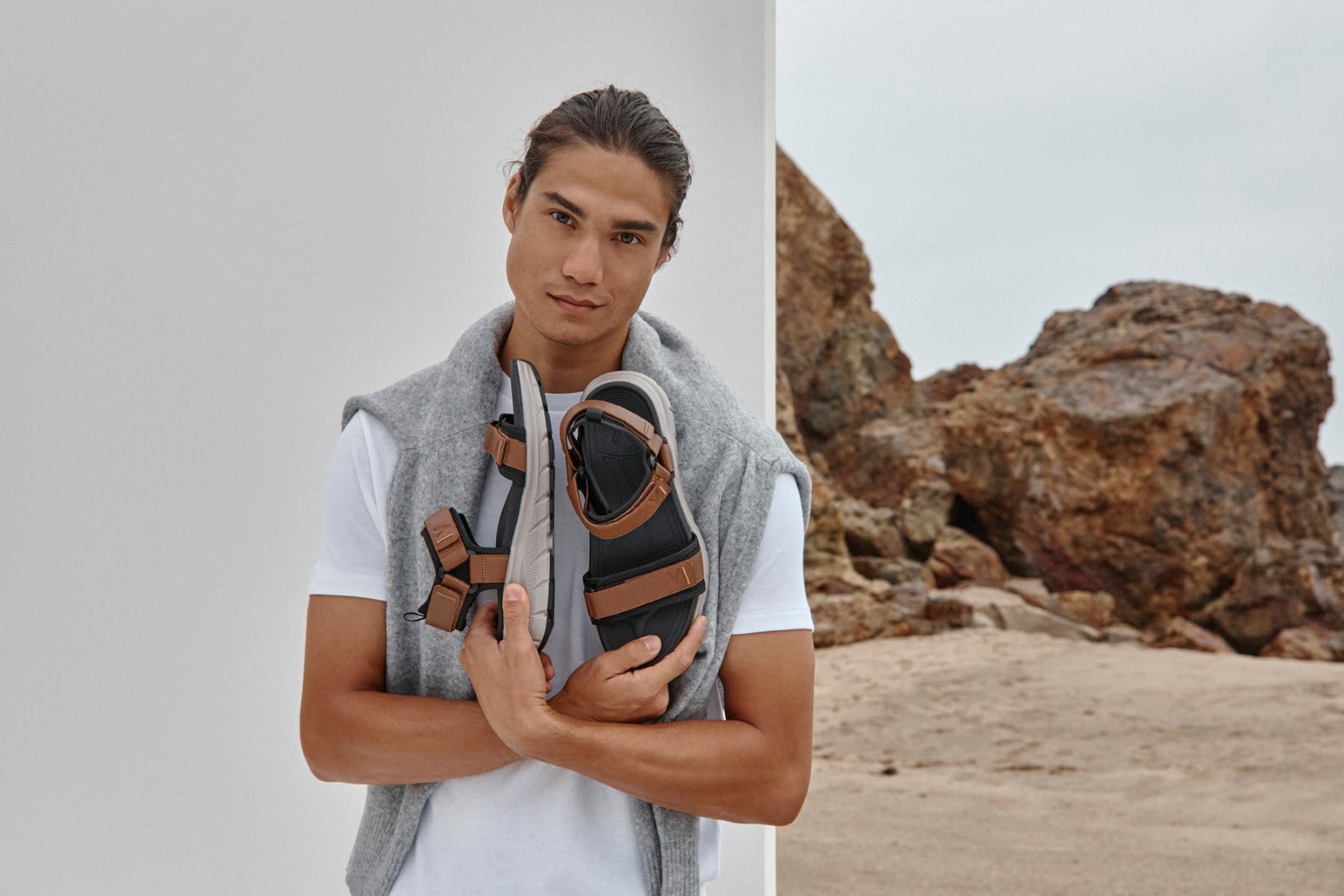 Vionic Walk Max Wanderer mens Quarter/Ankle/T-Strap Sandal - Hazelnut - 0036-med