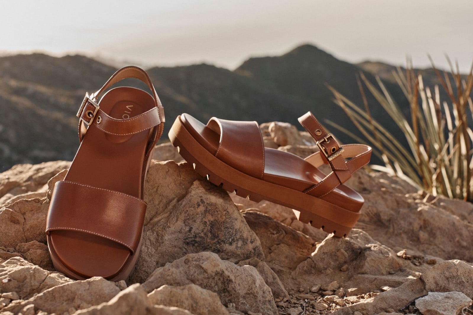Vionic Jamie Womens Quarter/Ankle/T-Strap Sandals - Tan - COLLECTION-med