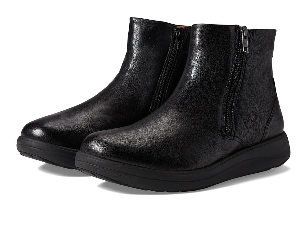 Strive Bamford II Women's Water Resistant Boot with Side Zipper - Plum
