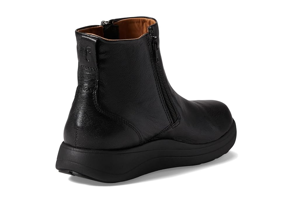 Strive Bamford II Women's Water Resistant Boot with Side Zipper - Plum