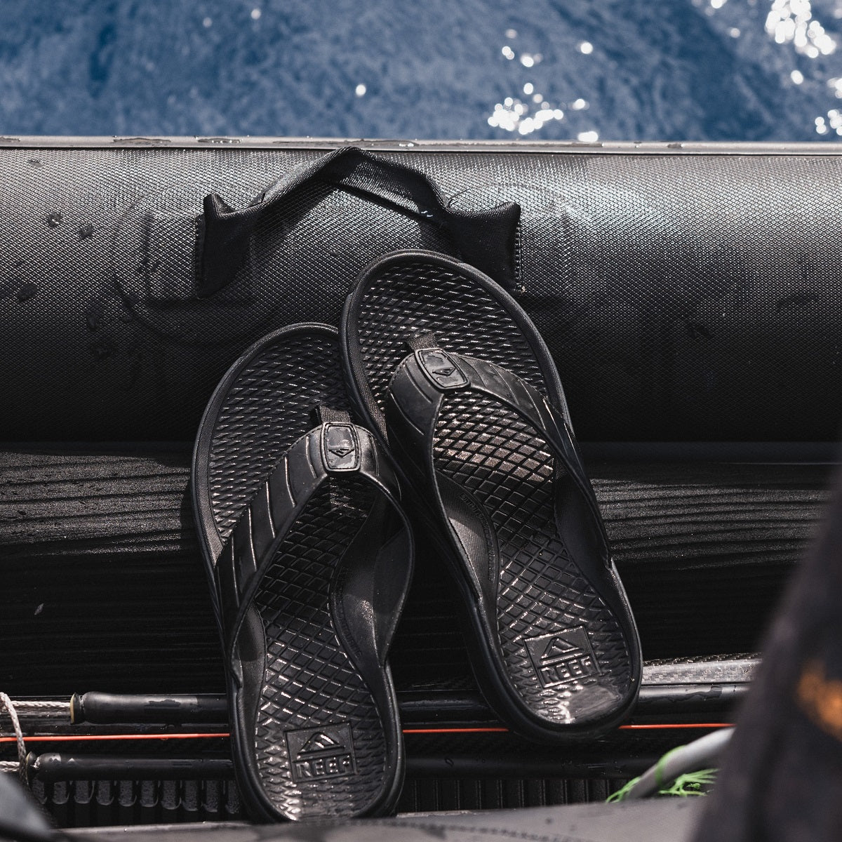 Reef molded flip flop - Black