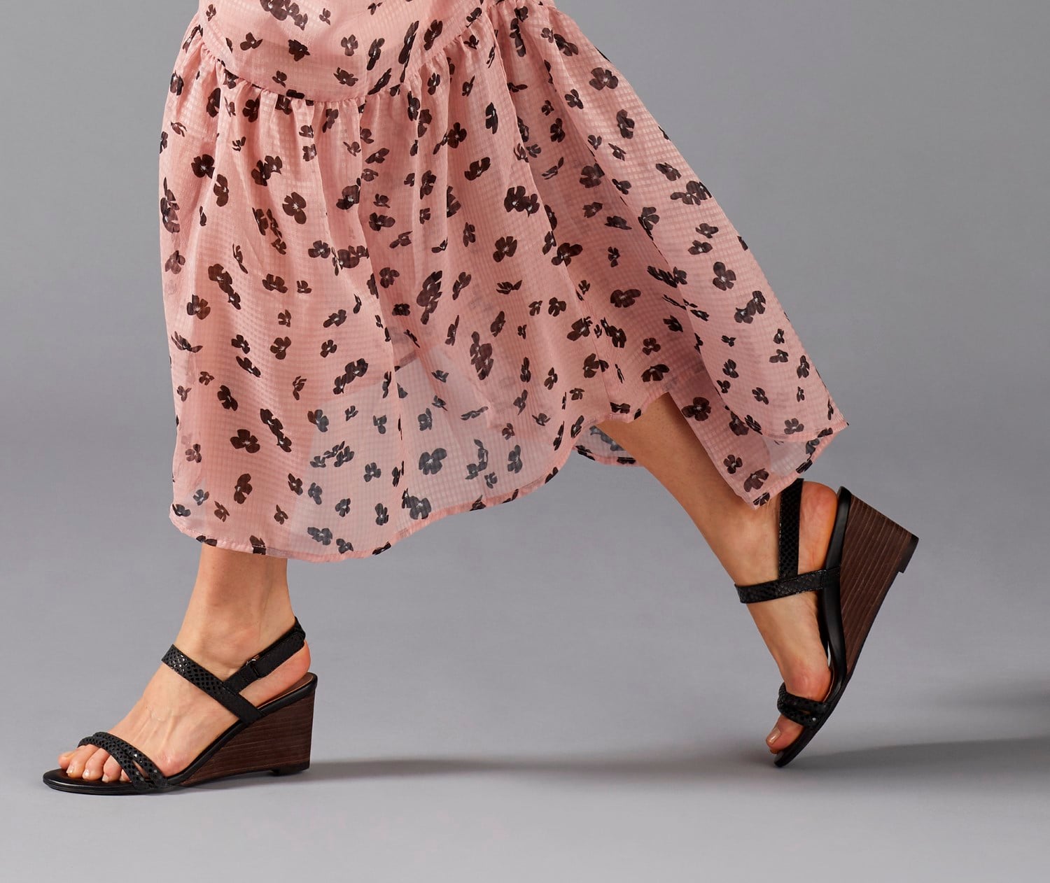Vionic Emmy Woemn's Backstrap Wedge Sandal - V5 - Black Lifestyle