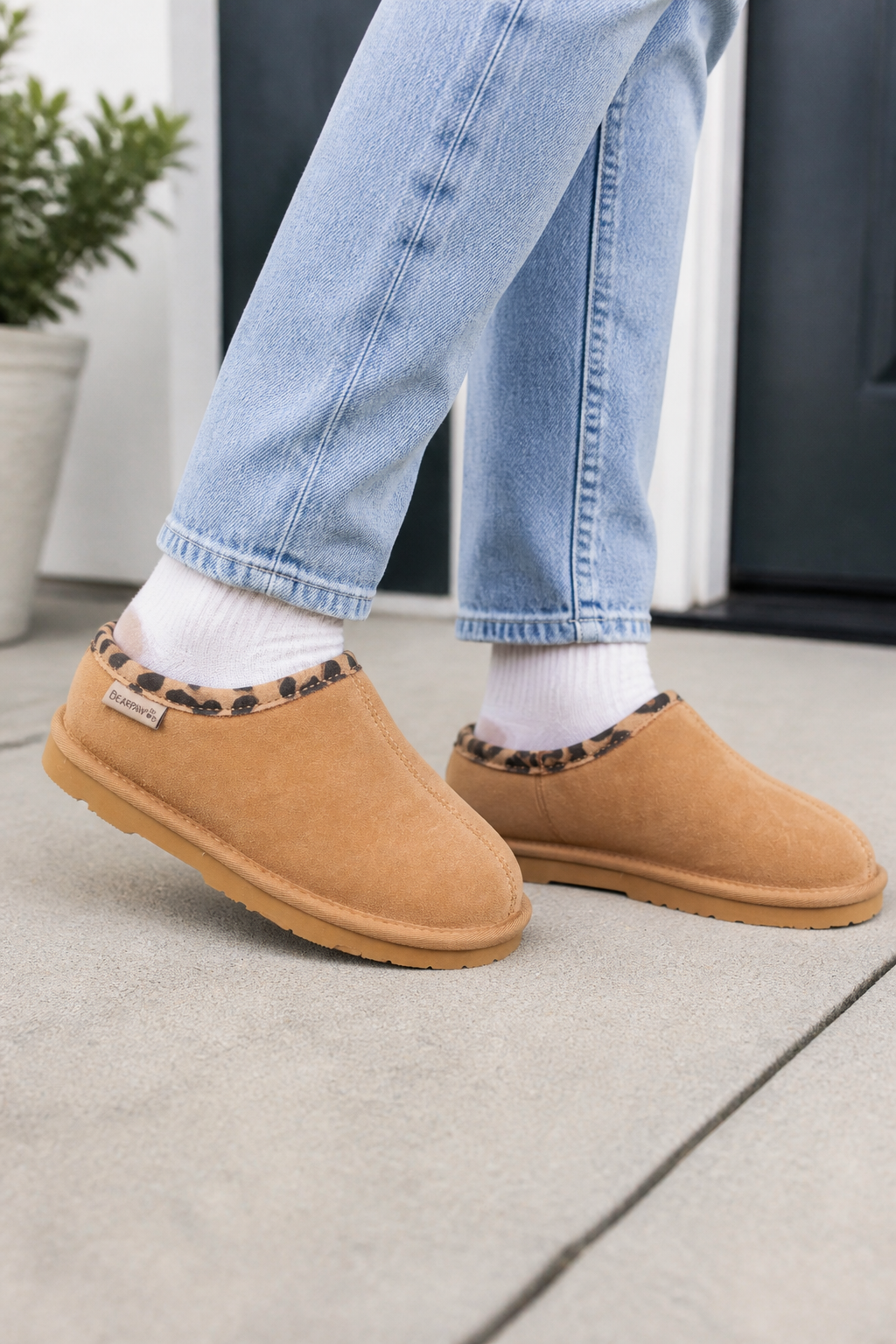 Bearpaw Tabitha Youth Kid's Indoor/outdoor Slippers - Lifestyle - generated