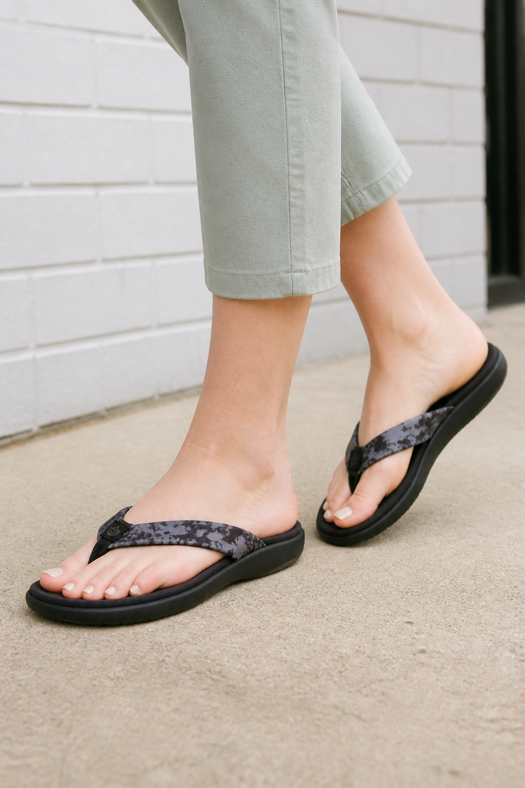 Spenco Victoria Floral Memory Foam Orthotic Support Women's Sandals - Lifestyle - generated