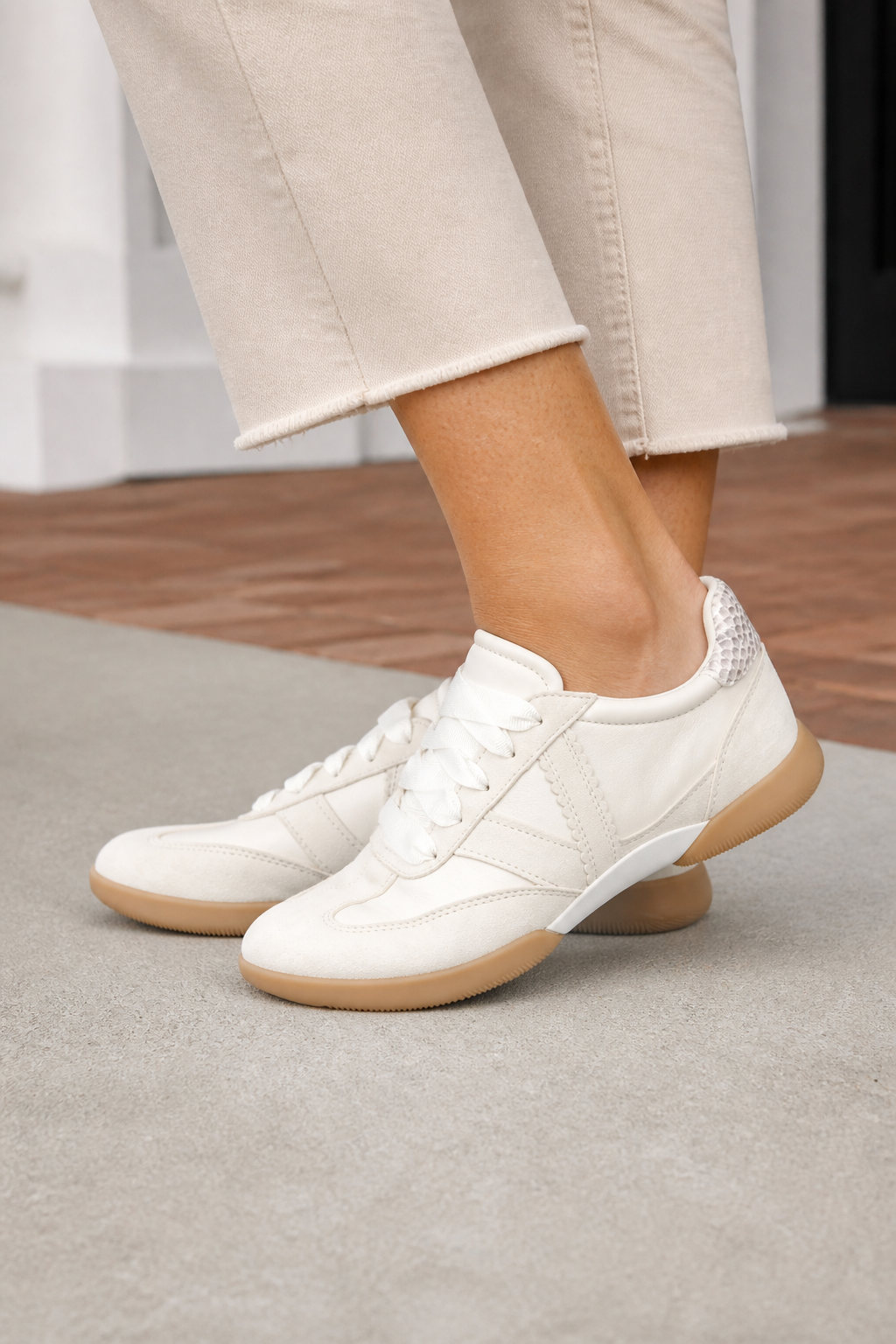 Vionic Arabelle Women's Orthotic Walking Shoe - Lifestyle - generated