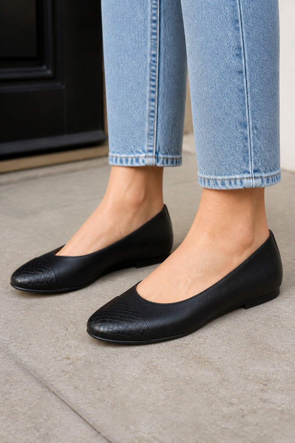Vionic Hollen Women's Cap-Toe Arch Support Flat - Lifestyle - generated
