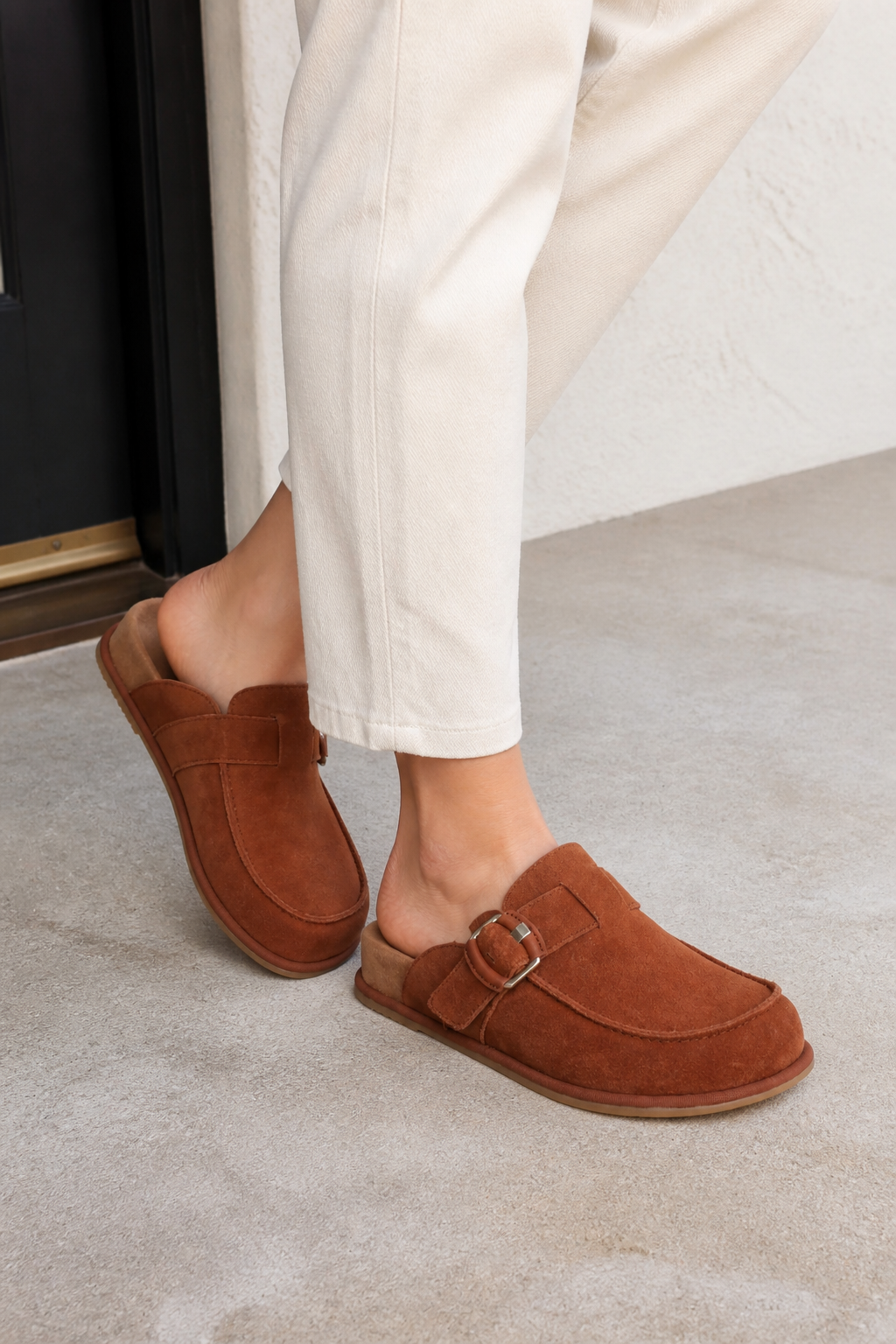 Vionic Arroyo Women's Suede Cushioned Mule Clog - Lifestyle - generated