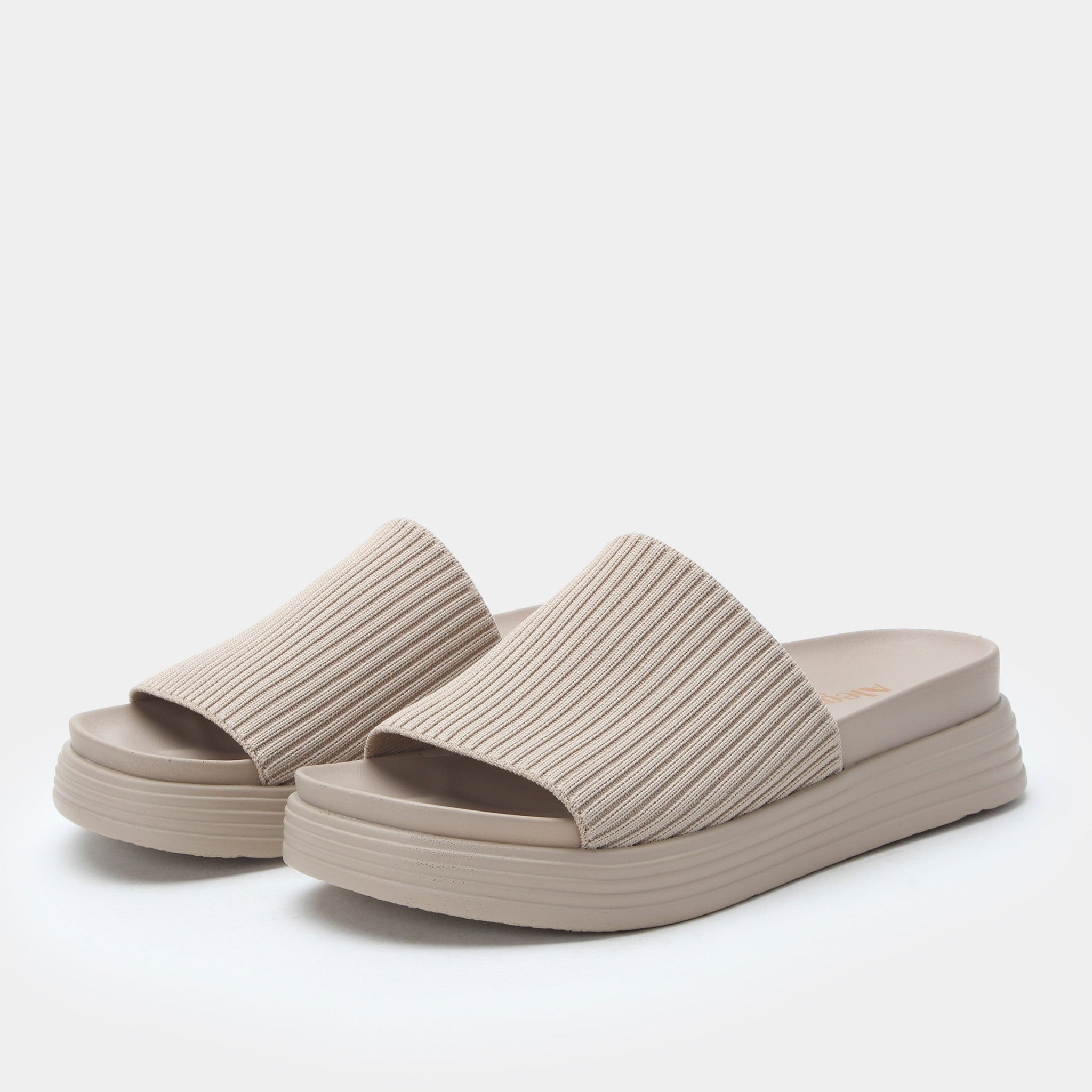 Alegria Akimi Elevated Sport Comfort Arch Support Women's Sandal in Beachy Keen