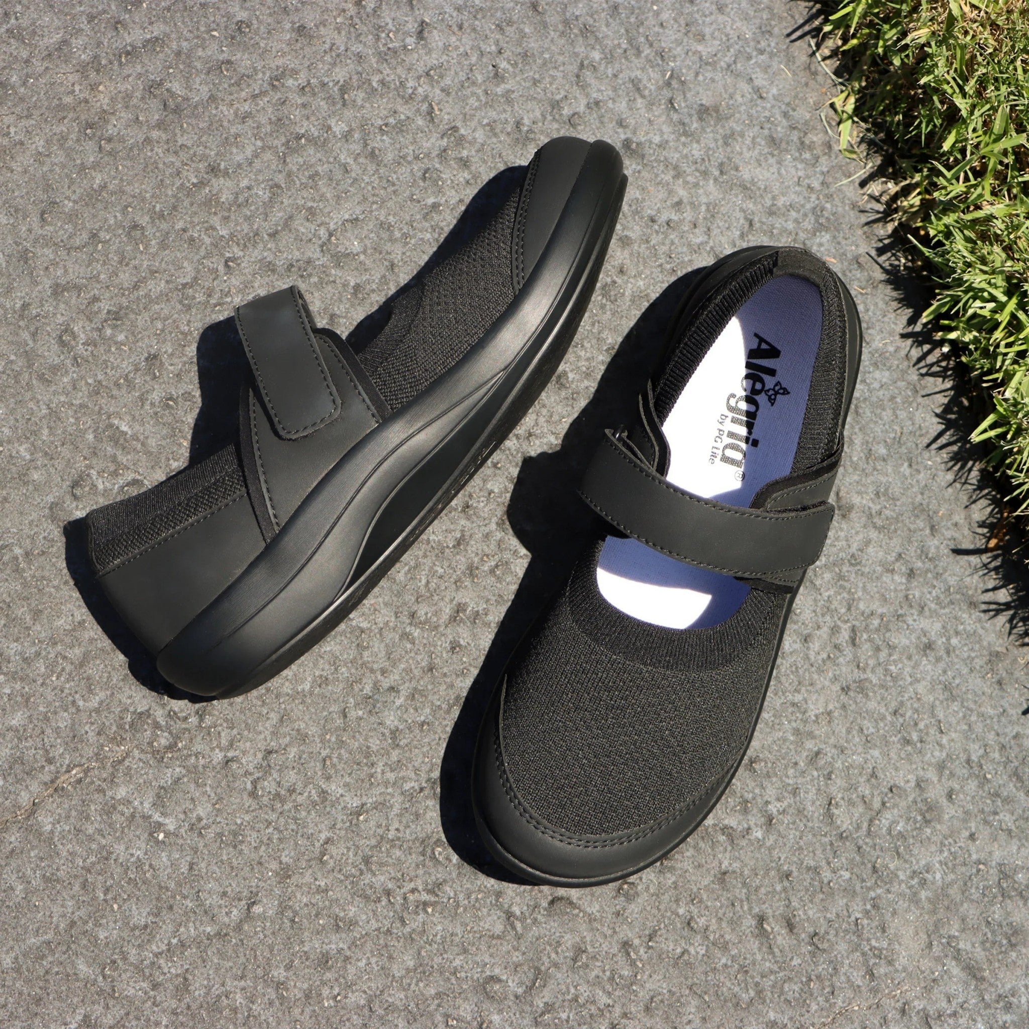 Alegria Dinamo Comfort Arch Support Women's Mary Jane Shoe - All Black - 2