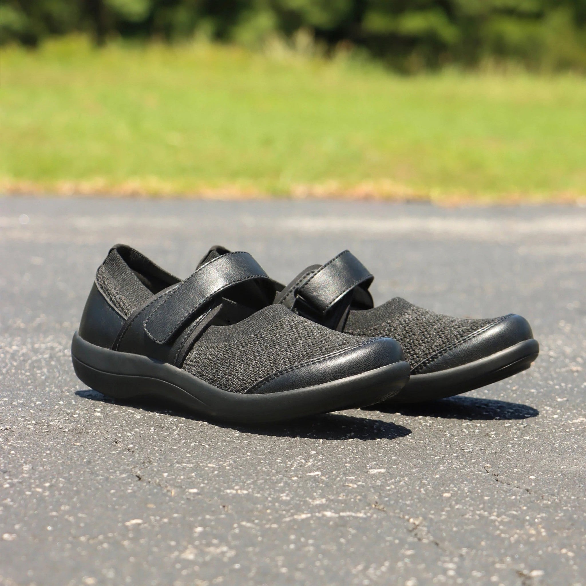 Alegria Dinamo Comfort Arch Support Women's Mary Jane Shoe - Black Multi - 2