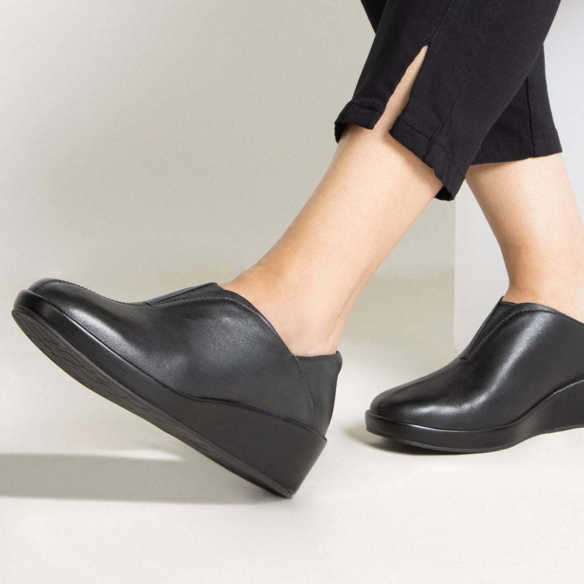 Alegria Hadlee Comfort Arch Support Women's Wedge Loafer - Black - 2