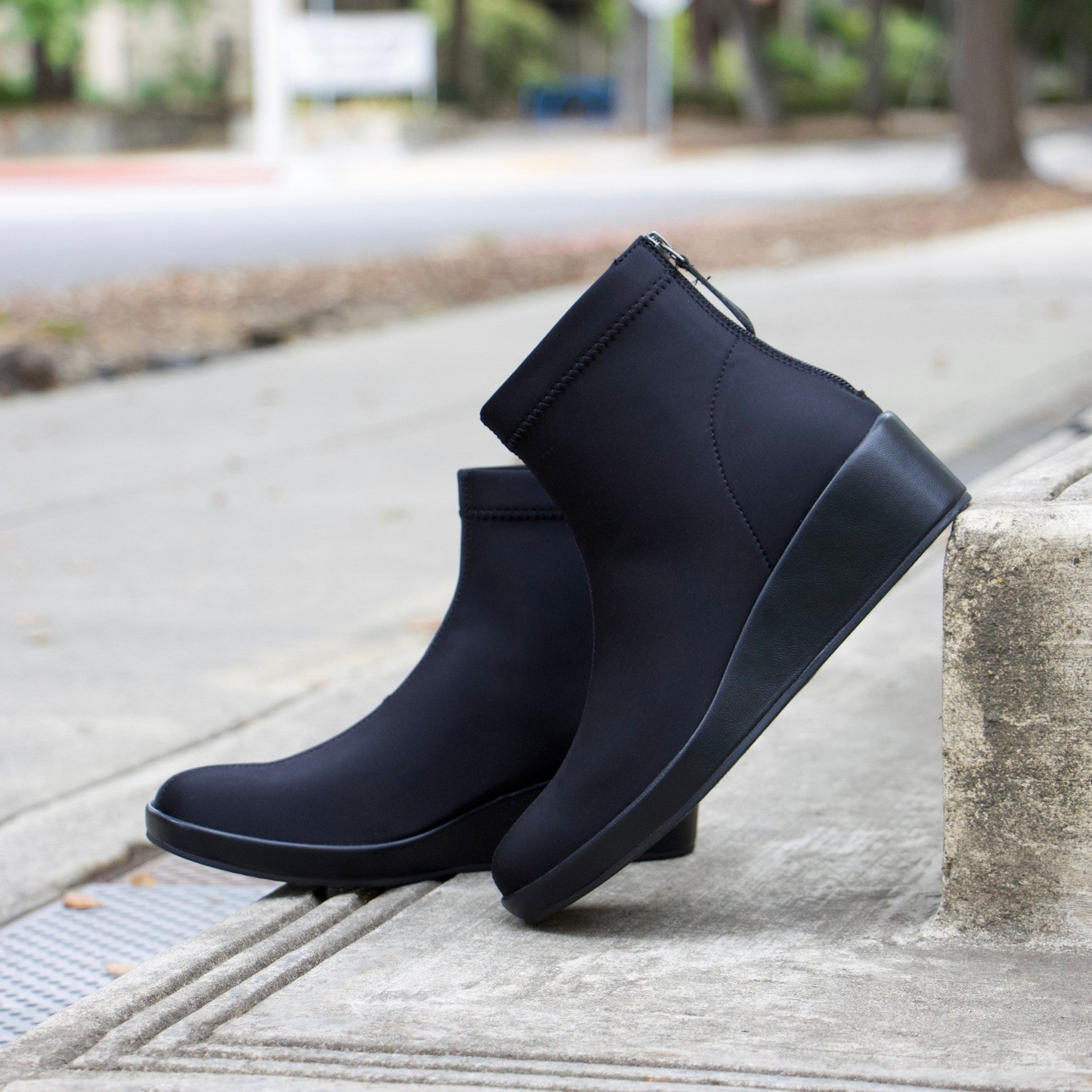 Alegria Harmoni Comfort Arch Support Women's Bootie - Black - 2