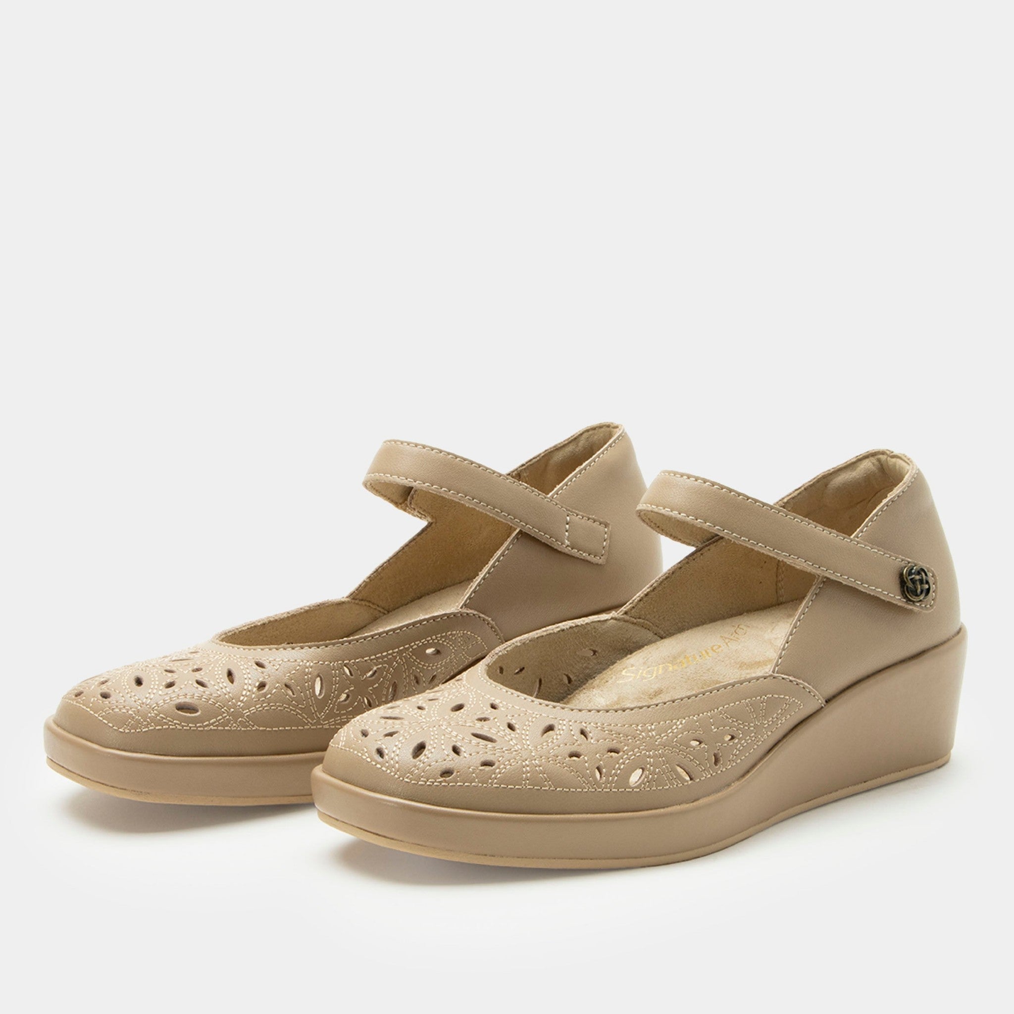 Alegria Hayes Comfort Arch Support Women's Mary Jane Shoe in Beige Breeze