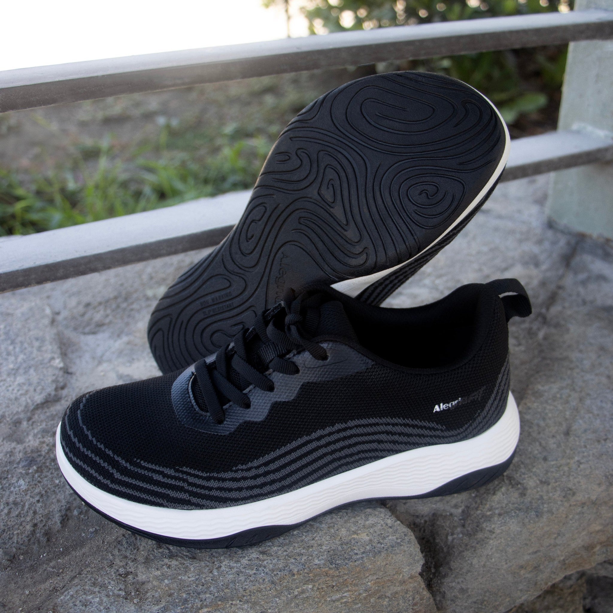 Alegria In8 Comfort Arch Support Women's Sneaker - Black - 2