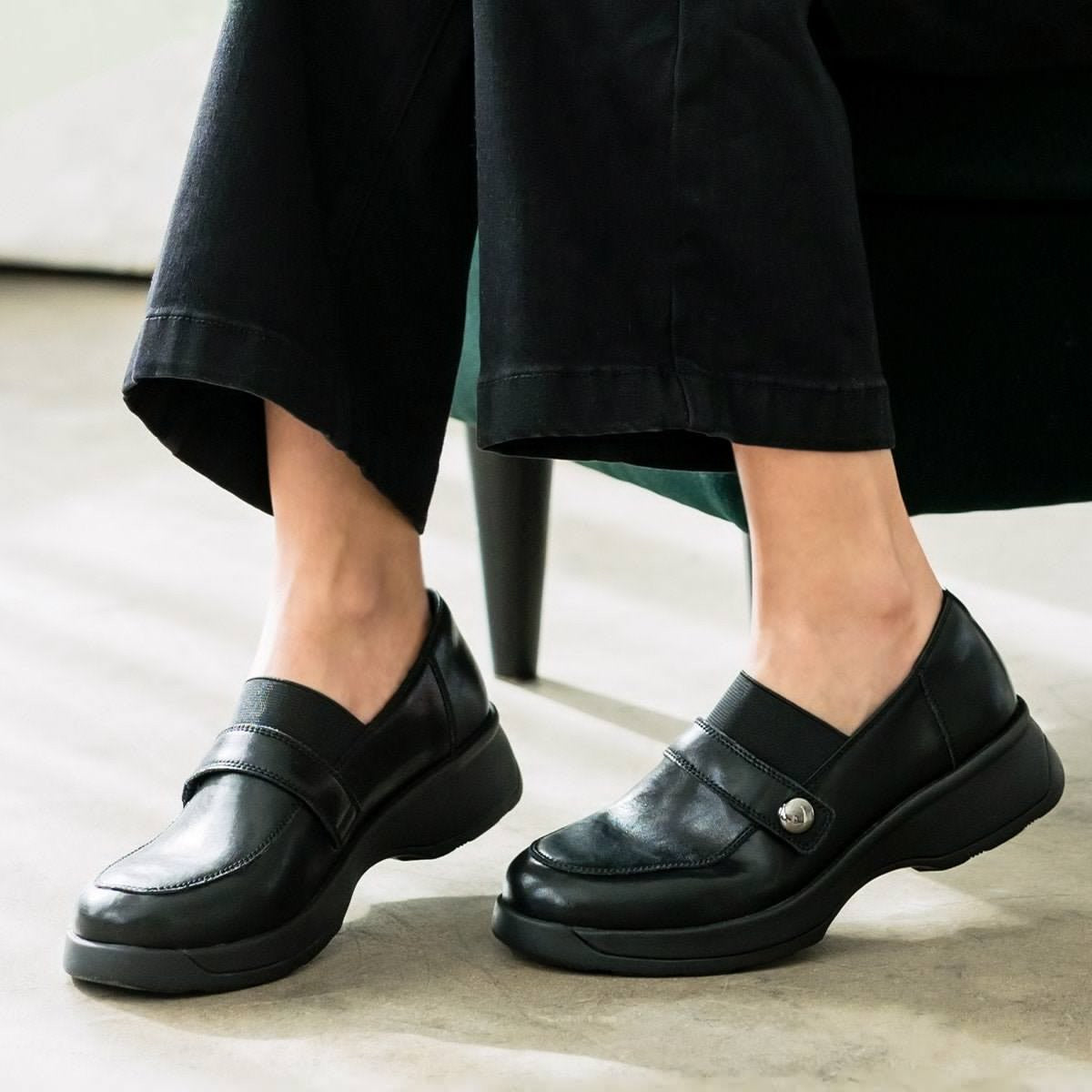 Alegria Janna Z-Tread Comfort Arch Support Women's Loafer - Ink - 2