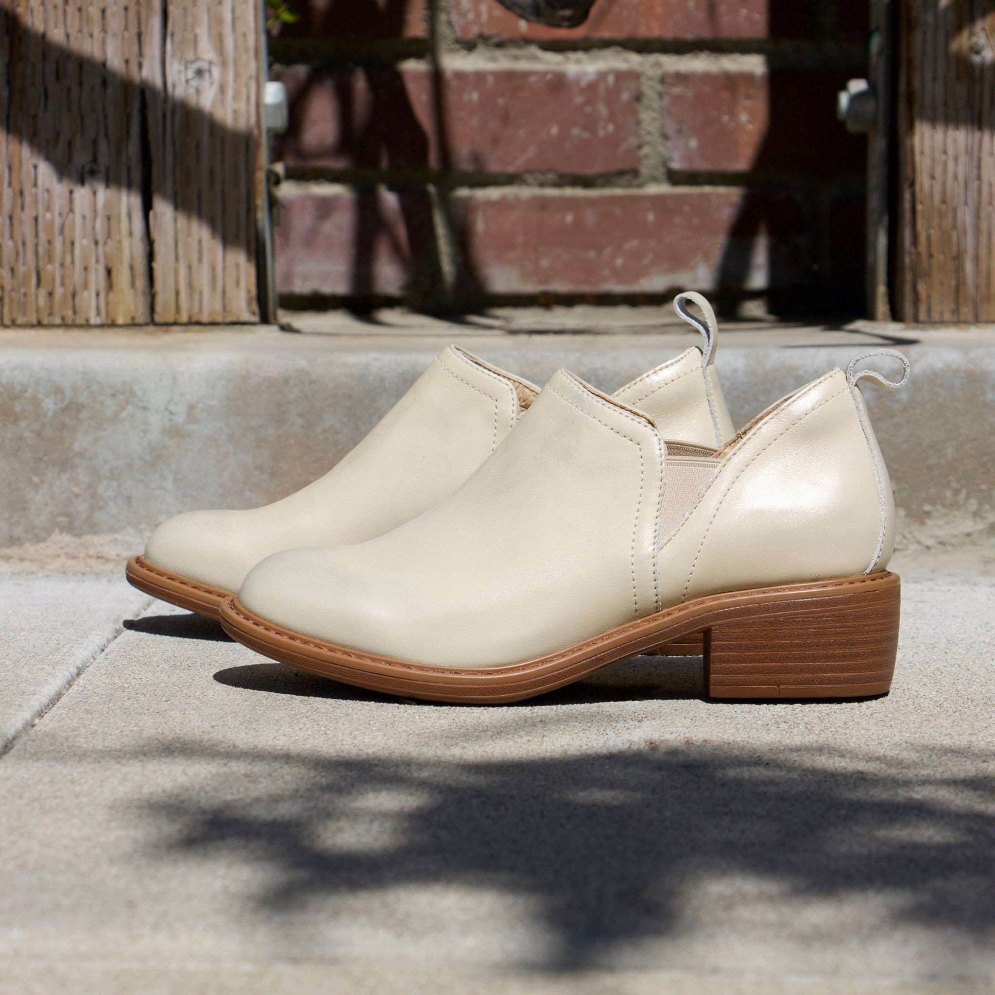 Alegria Merle Comfort Signature Arch Support Women's Bootie - Gold Cream - 2