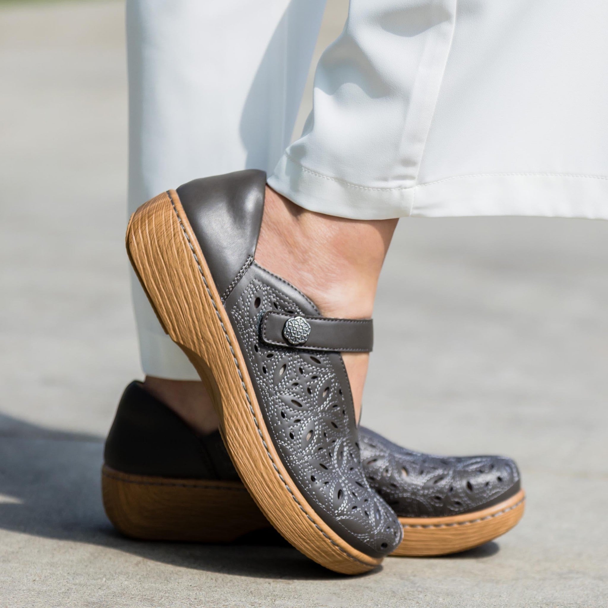 Alegria Opheliah Wood Look Rocker Comfort Arch Support Women's Shoe - Stone Breeze - 2
