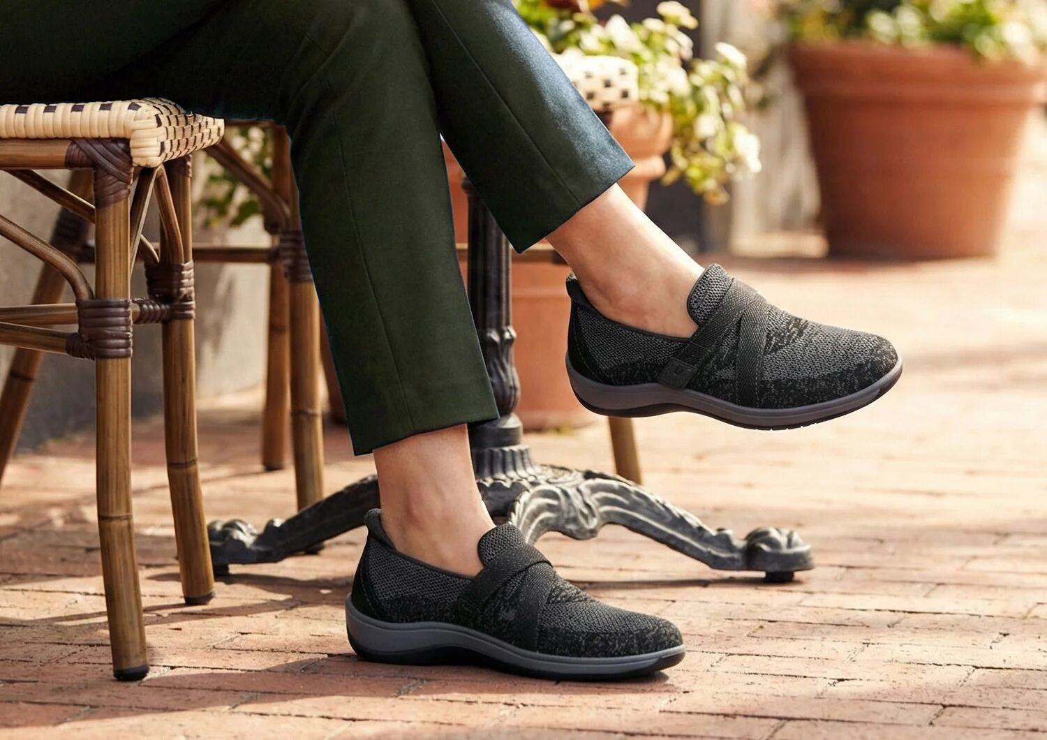 Orthofeet Amalya Women's Casual - Black - Lifestyle View - 7