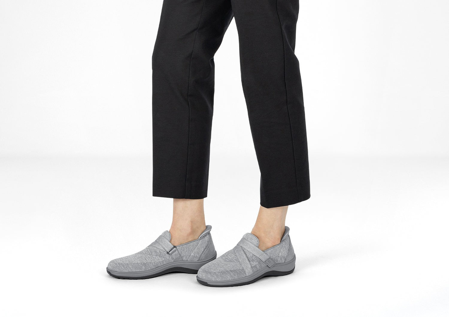 Orthofeet Amalya Women's Casual - Gray - Lifestyle View - 8