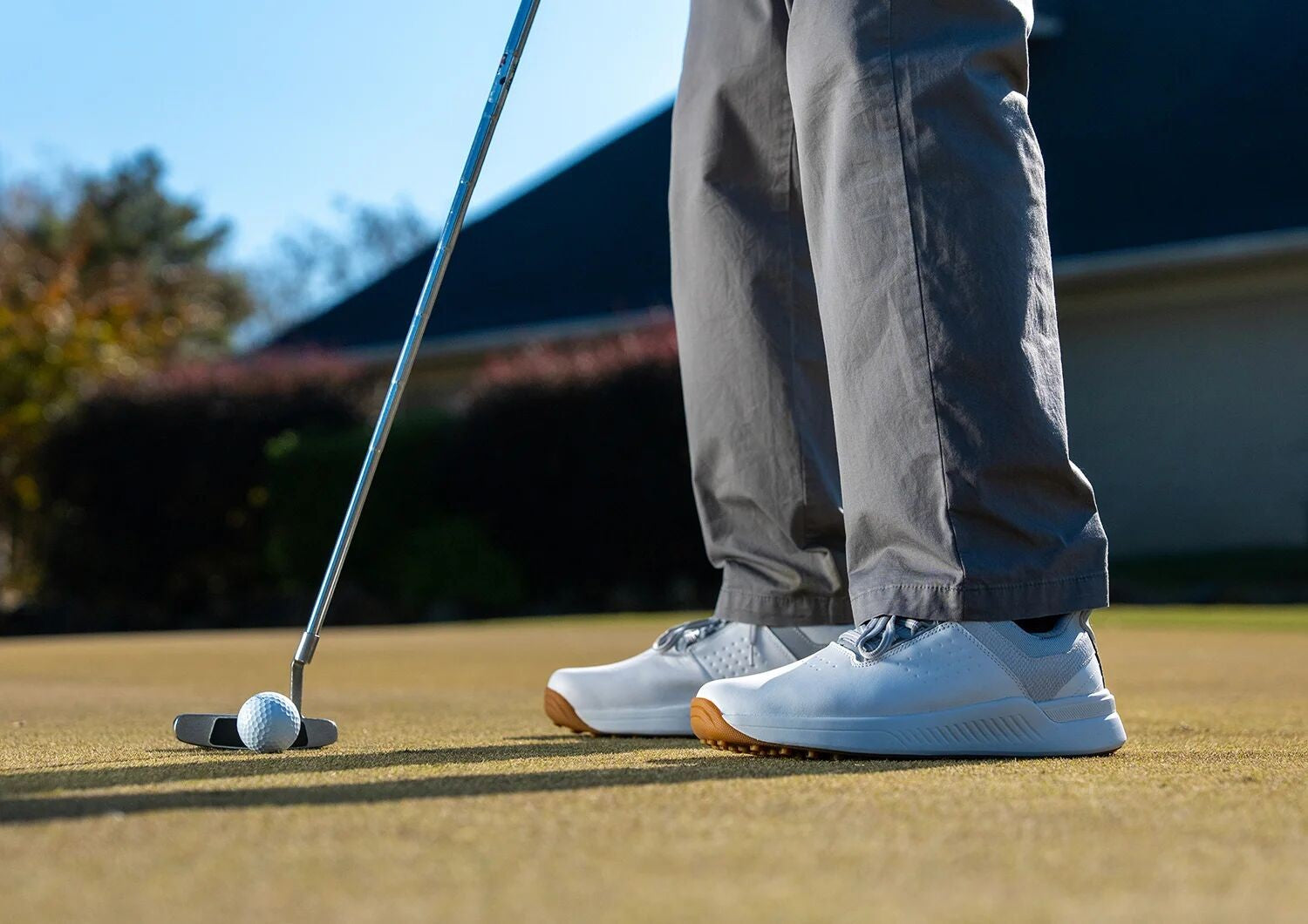 Orthofeet Birdie Hands-Free Golf Men's Sneakers - White - Lifestyle View - 7