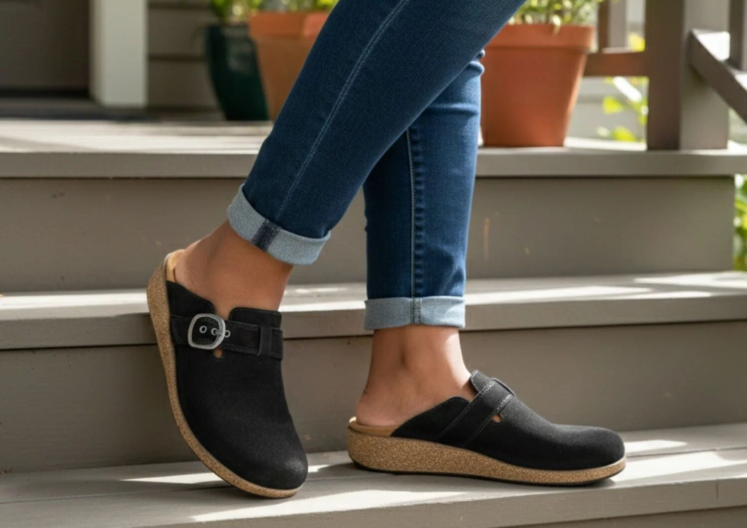 Orthofeet Casey Cushioned Support Women's Casual Clog - Black - Lifestyle View - 8