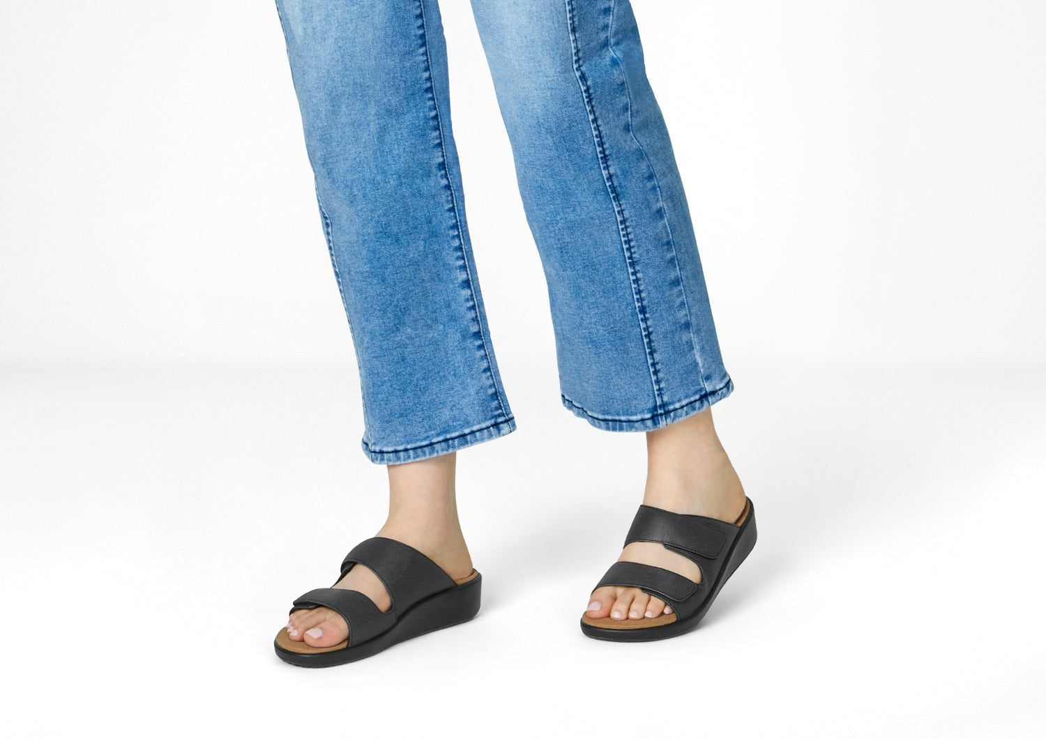 Orthofeet Cruz Supportive Adjustable Wedge Women's Sandals - Black - Lifestyle View - 2