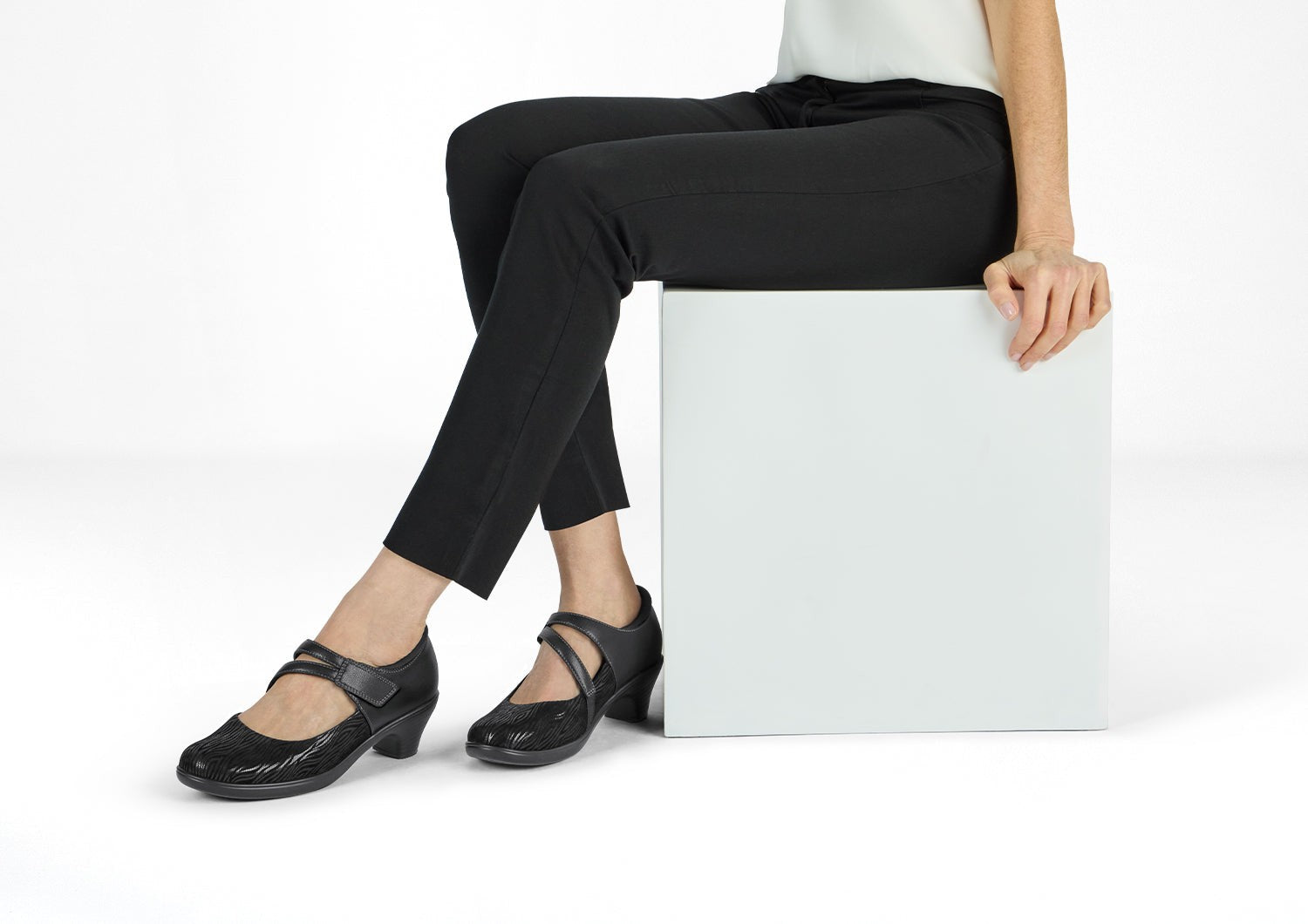 Orthofeet Ella Cushioned Support Women's Mary Jane - Black - Lifestyle View - 2