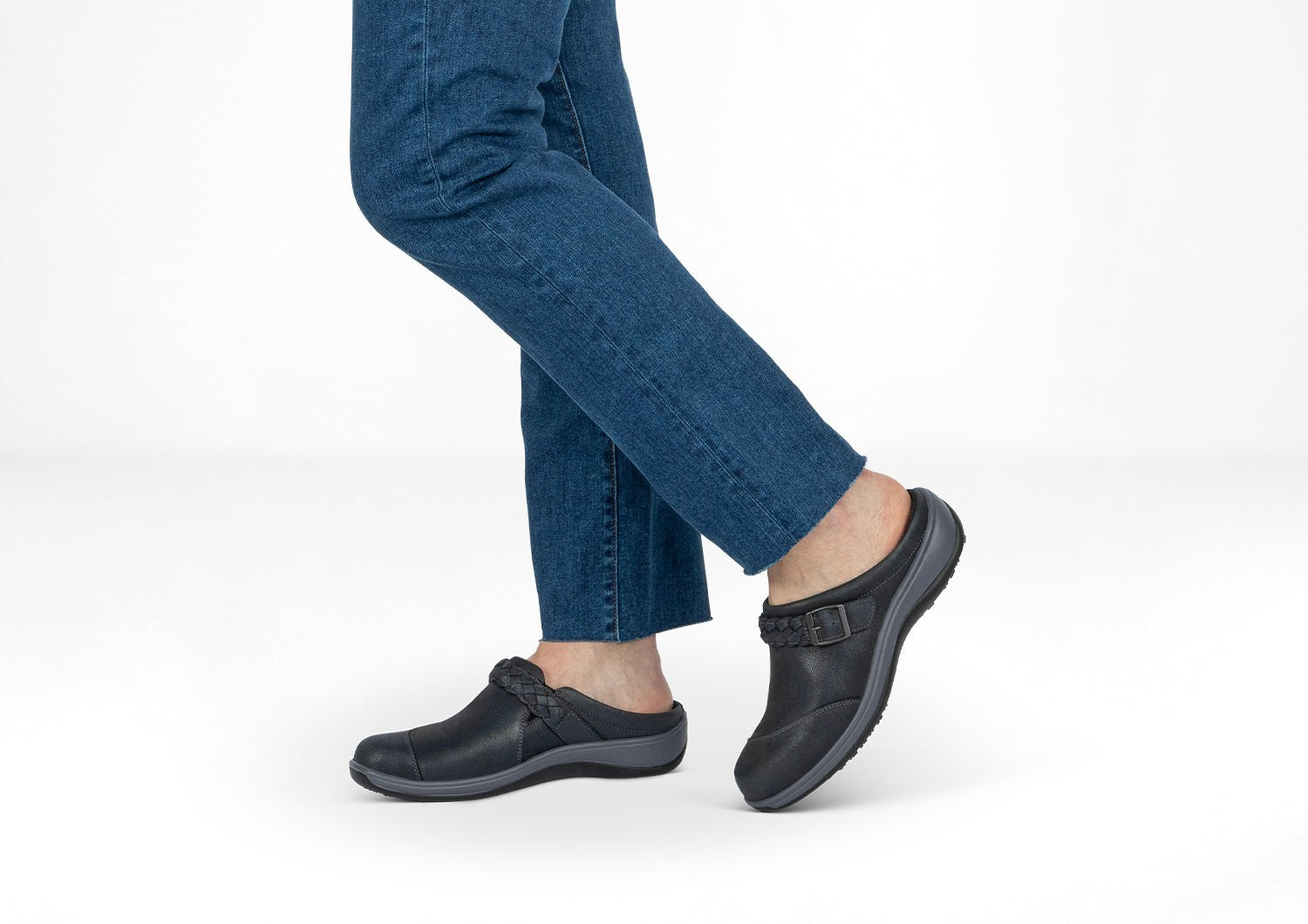 Orthofeet Irma Women's Clog - Charcoal - Lifestyle View - 2
