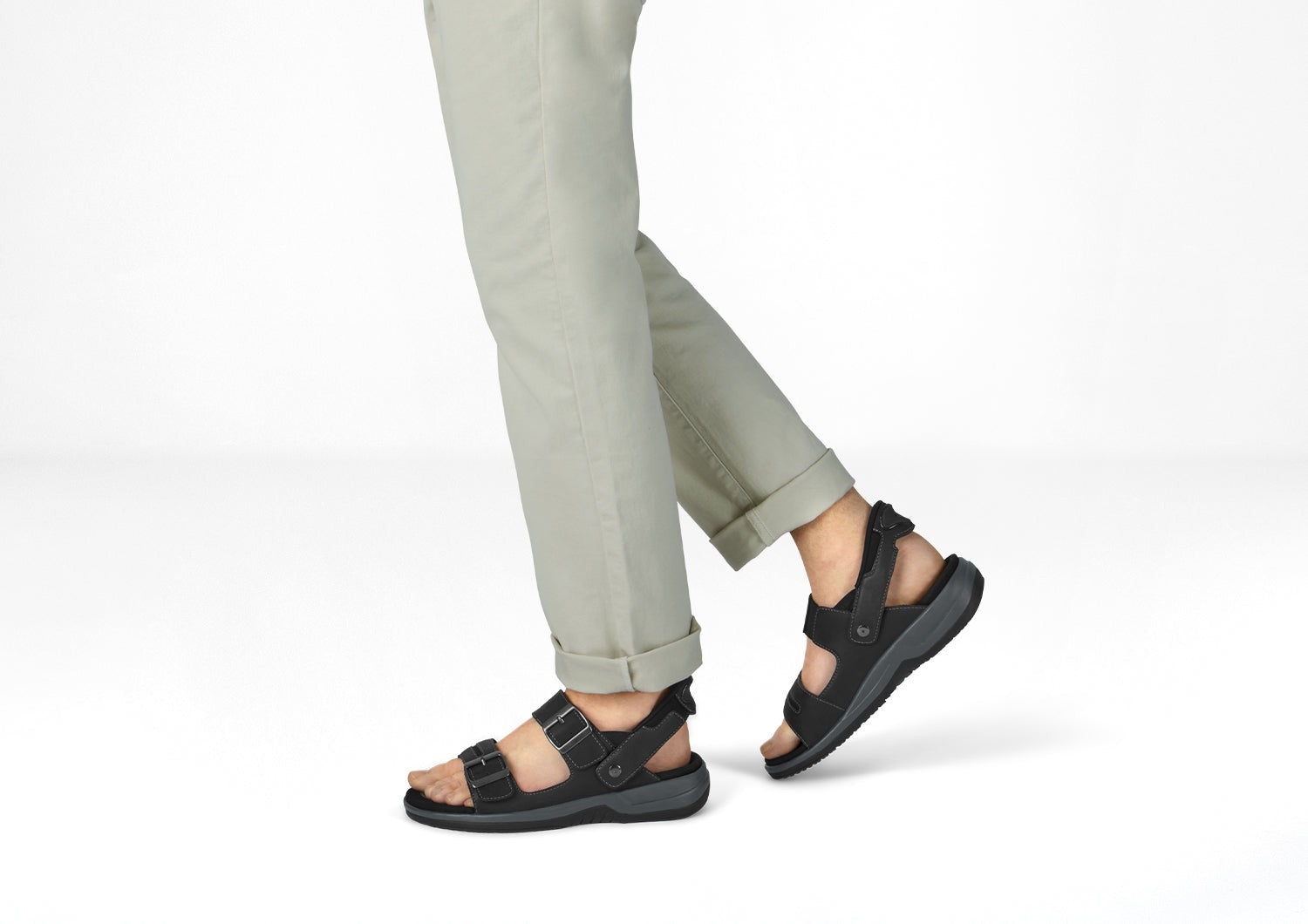 Orthofeet Jupiter Hands-Free Supportive Slip-On Men's Sandals - Black - Lifestyle View - 9