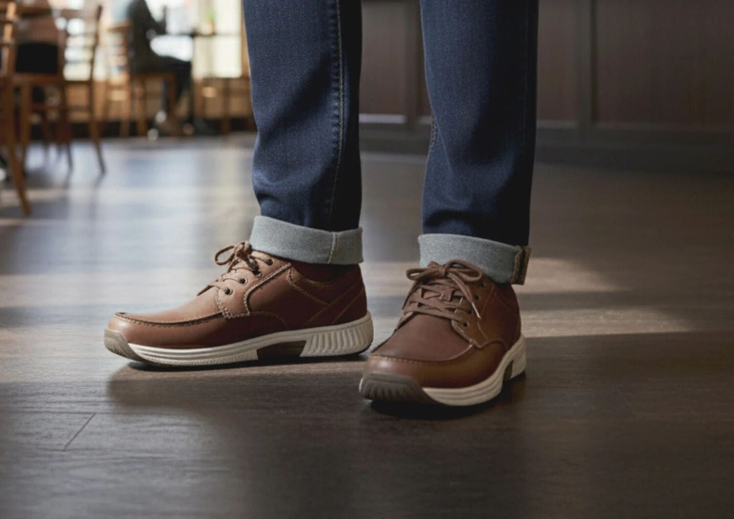 Orthofeet Leo Stretch Men's Sneakers - Brown - Lifestyle View - 8