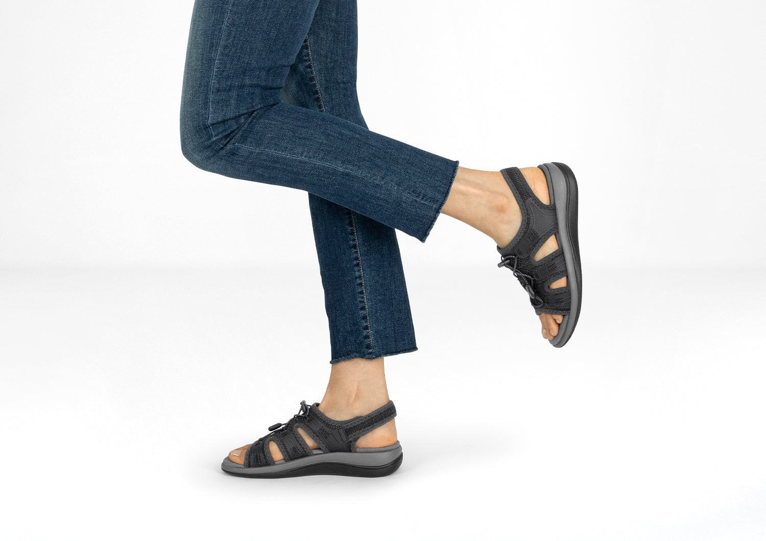 Orthofeet Maui Heel Strap Stretch Comfort Support Women's Sandal - Black - Lifestyle View - 2