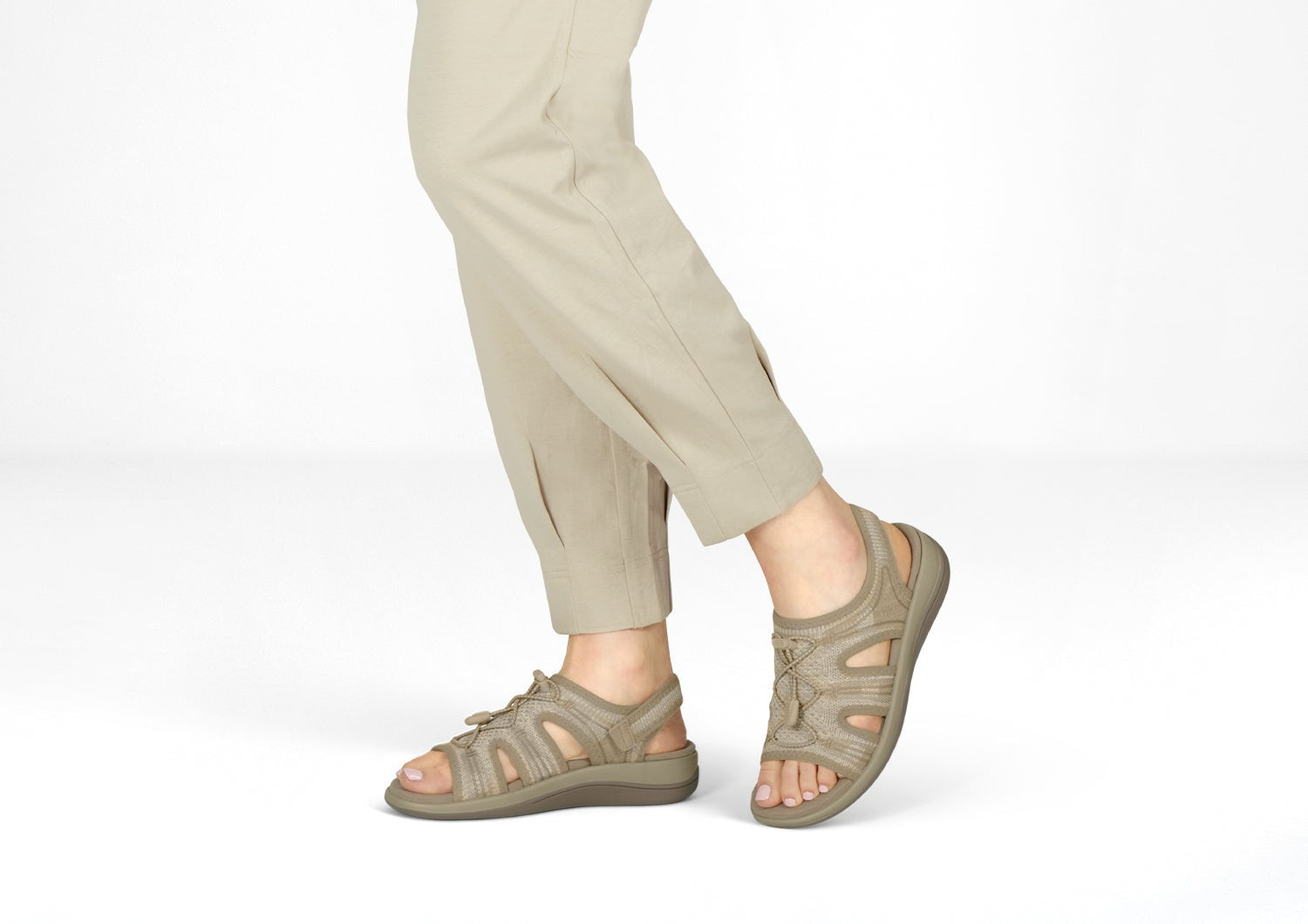 Orthofeet Maui Heel Strap Stretch Comfort Support Women's Sandal - Blonde Knit - Lifestyle View - 2
