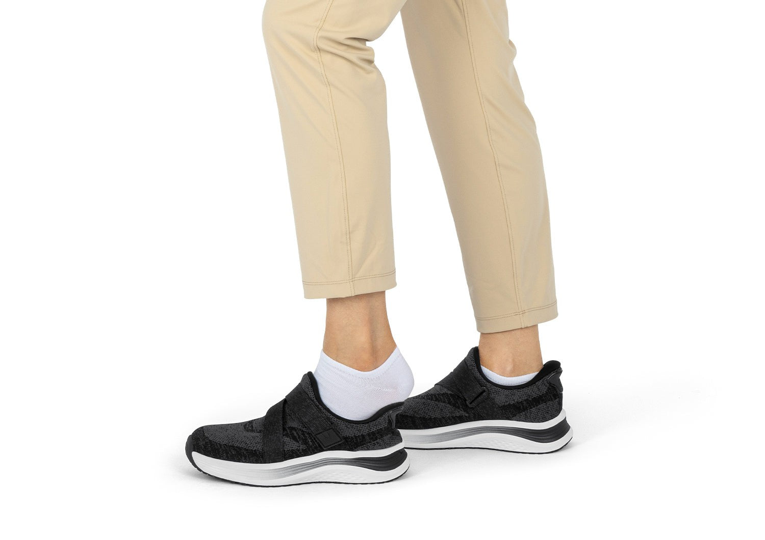 Orthofeet Naya Hands-Free Cushioned Stretch - Black - Lifestyle View - 8