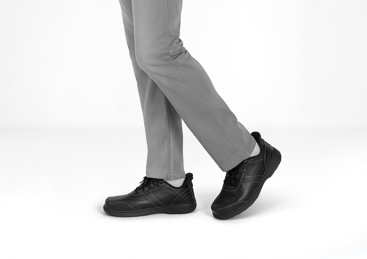 Orthofeet Pierre Hands-Free - Black - Lifestyle View - 8