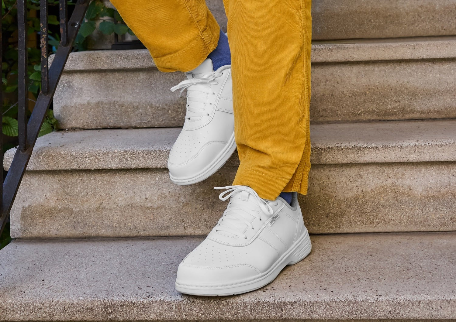 Orthofeet Pierre Hands-Free - White - Product View - 7