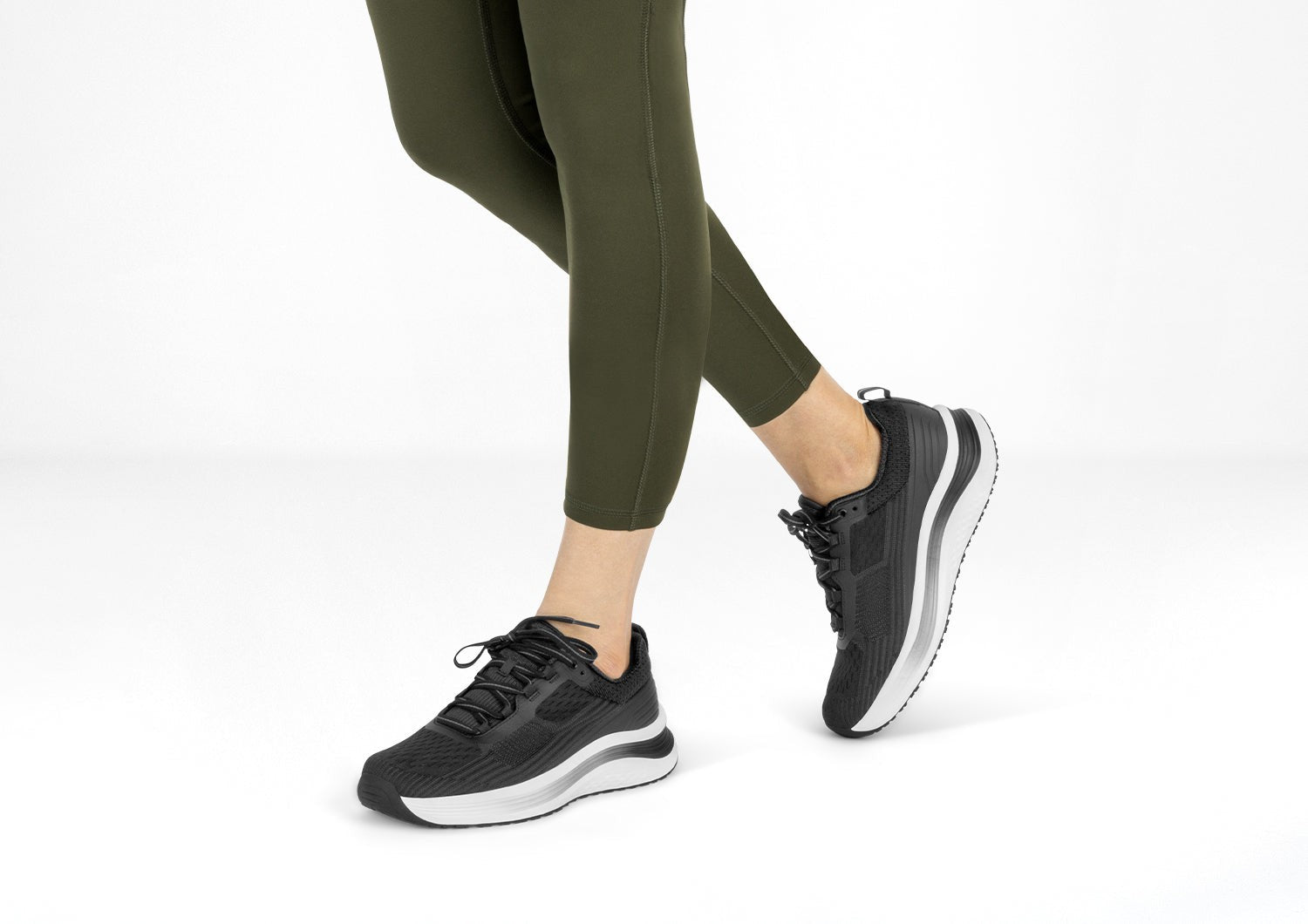 Orthofeet Relay Stretch Support - Midnight Black - Lifestyle View - 2