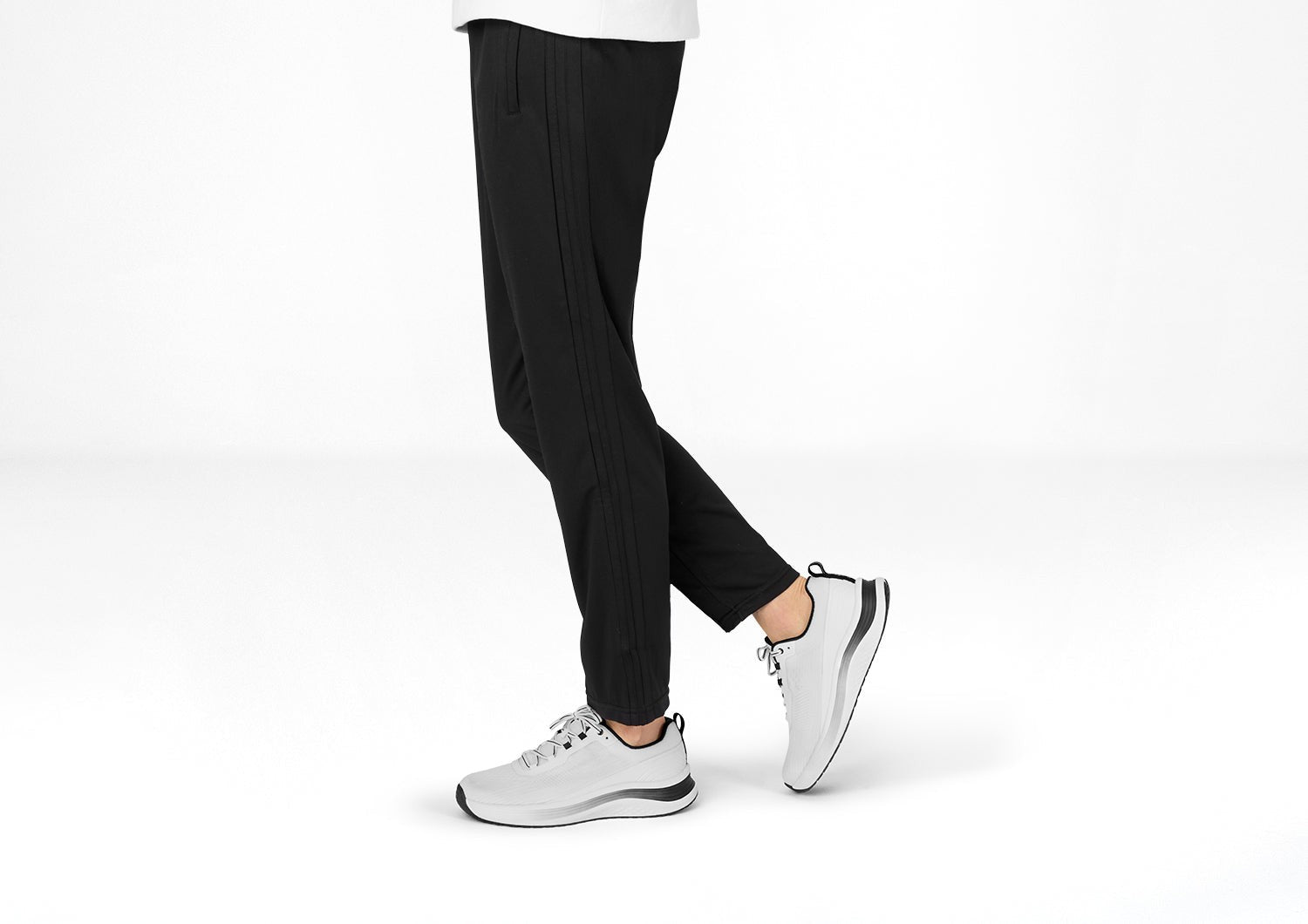 Orthofeet Relay Stretch Support - White - Lifestyle View - 2