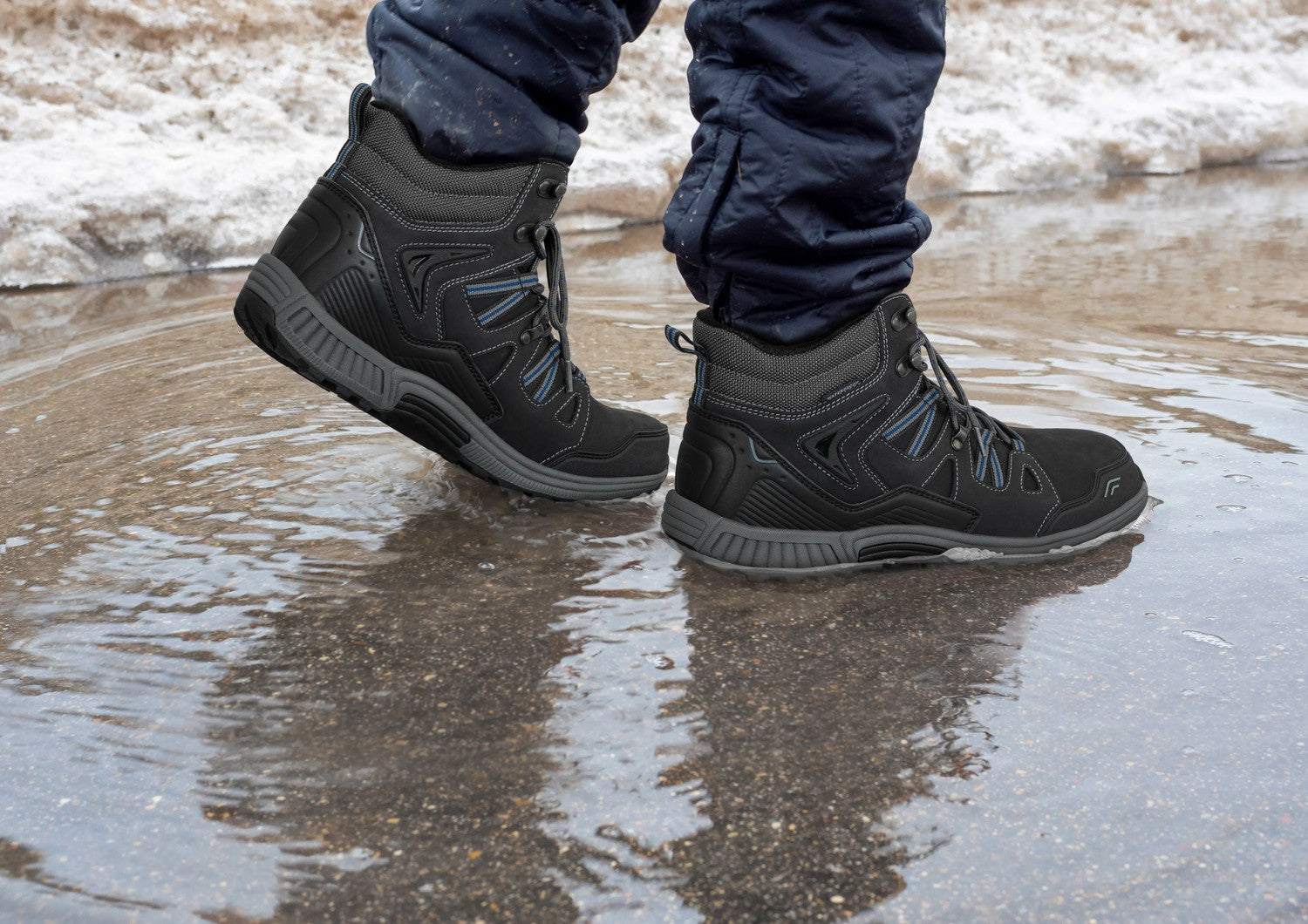 Orthofeet Ridgewood Waterproof Men's Boots - Black - Lifestyle View - 2