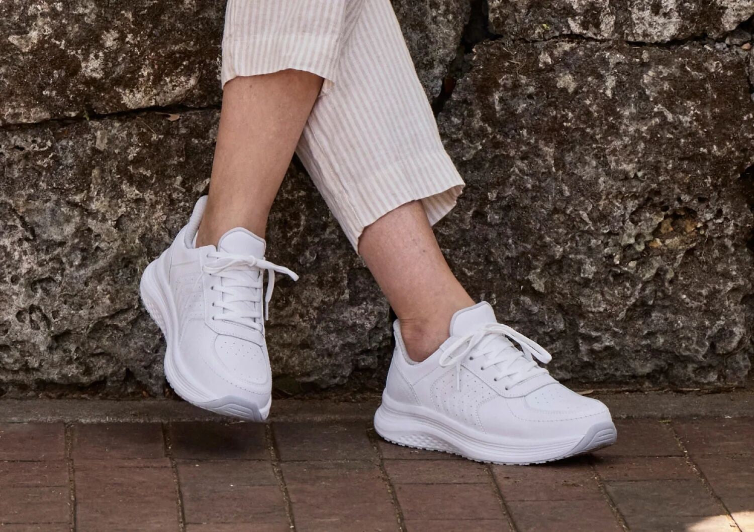 Orthofeet Roam Hands-Free Support Women's Sneakers - White - Lifestyle View - 7