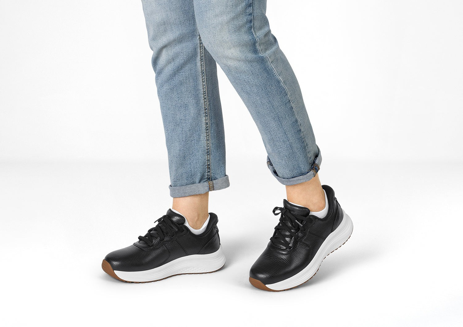 Orthofeet Stride Hands-Free Cushioned Support Women's Sneakers - Black - Lifestyle View - 8