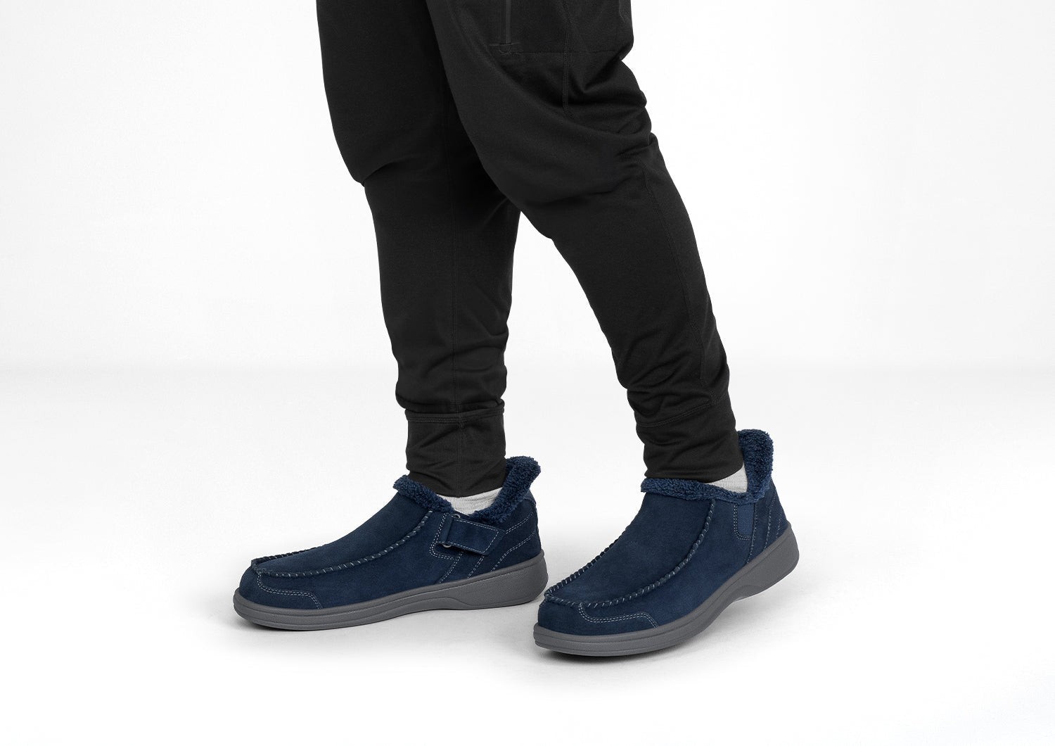 Orthofeet Vito Hands-Free Supportive Comfort Men's Slippers - Navy - Lifestyle View - 8